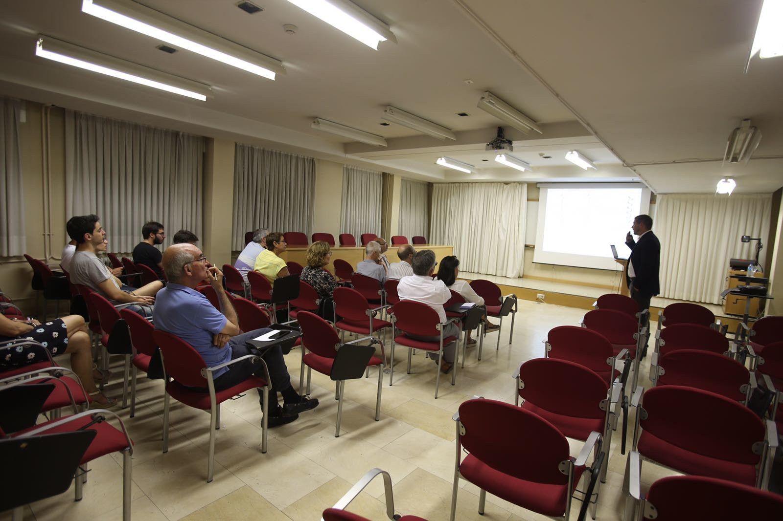  El presidente de la Sociedad de Química de Cuba imparte una conferencia en la Universidad de Salamanca 