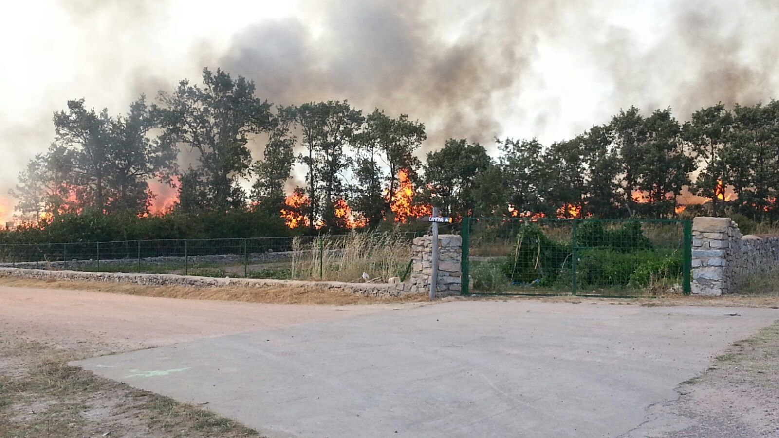  Incendio en Aldeadávila de la Ribera 