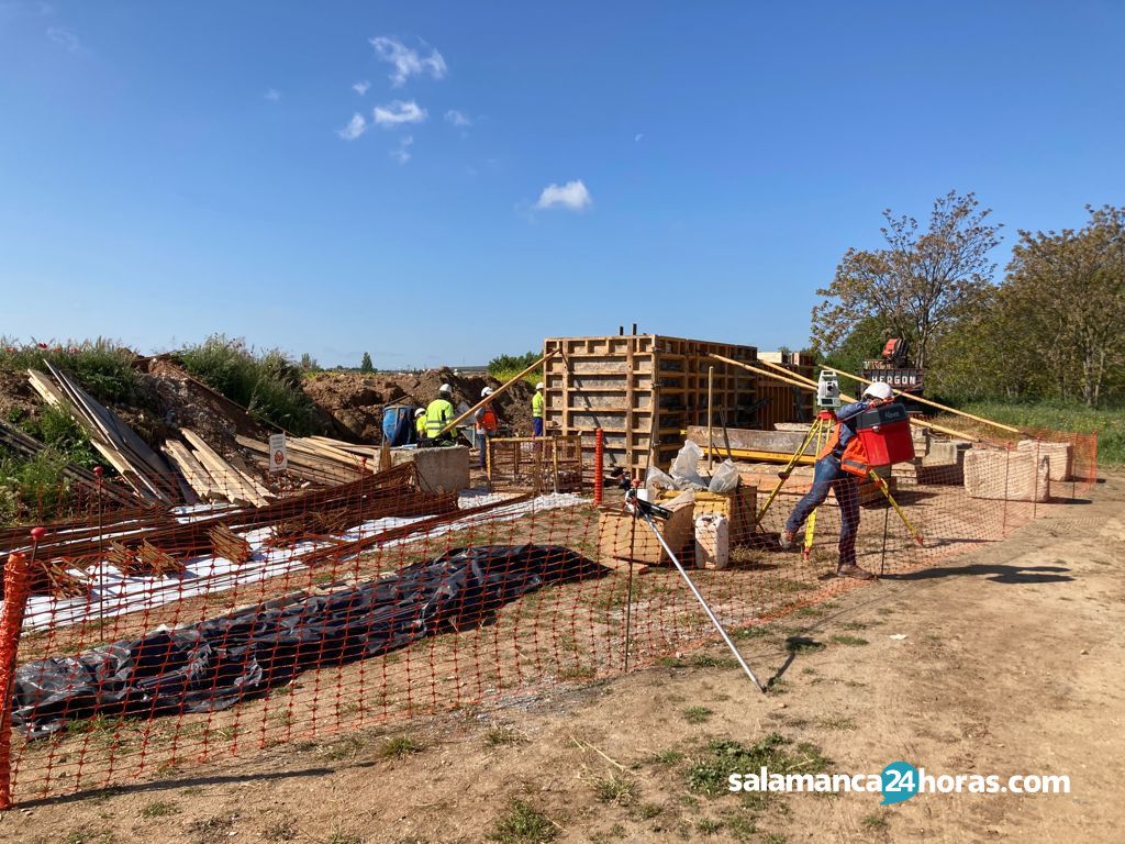 GALERÍA | Construcción de la nueva pasarela sobre el río Tormes