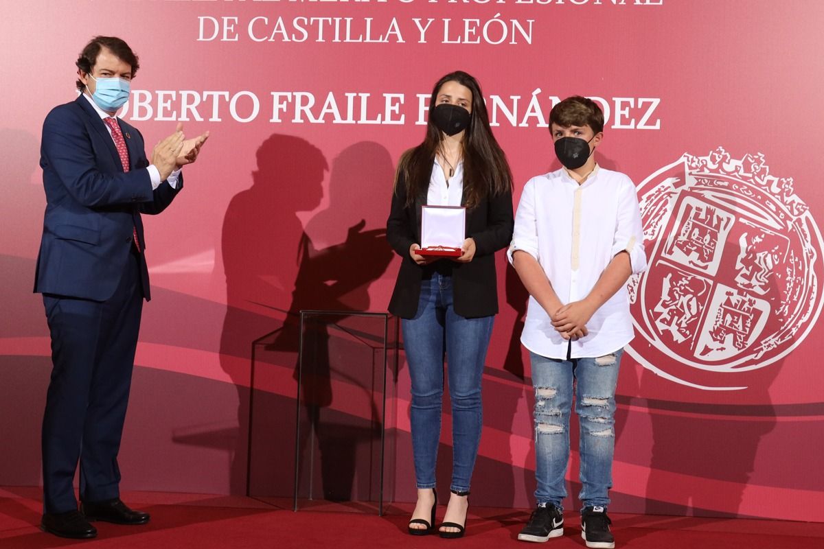 La Junta entrega la Medalla al Mérito Profesional a Roberto Fraile  | Foto: S24H