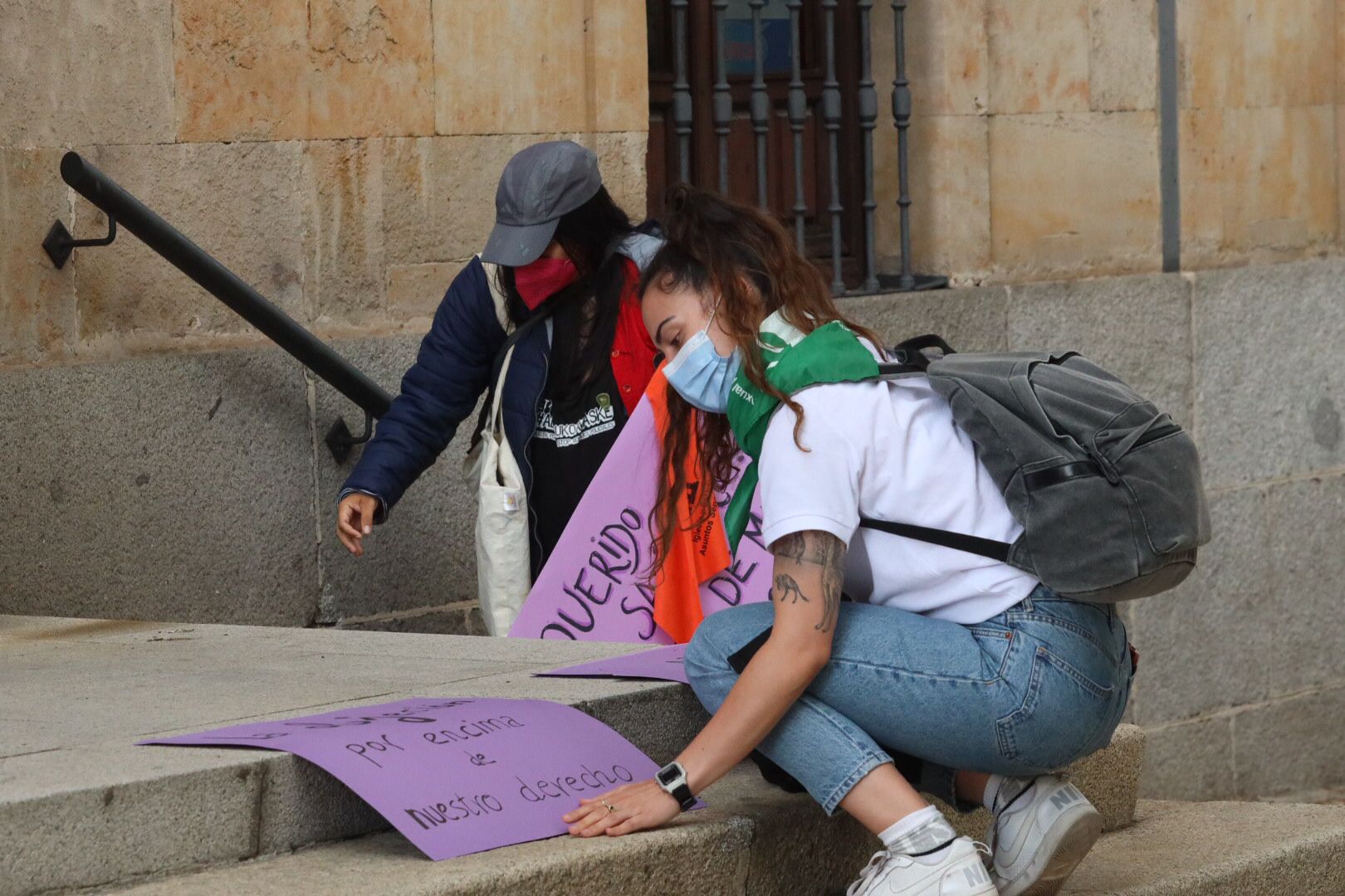 Activistas feministas de Salamanca protestan contra la penalización del aborto
