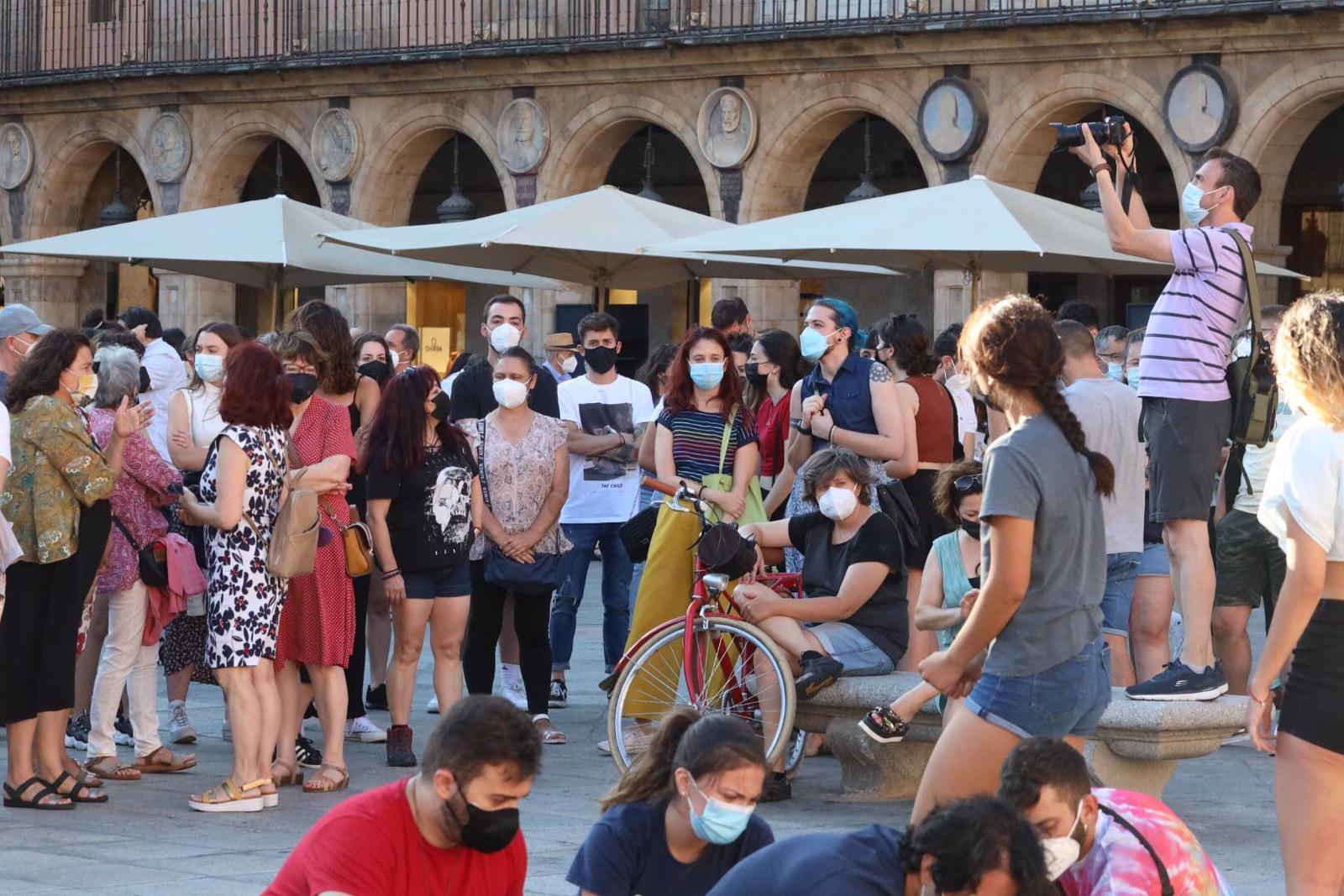 Concentración en la Plaza Mayor de Salamanca por el asesinato de un joven en Galicia (7)