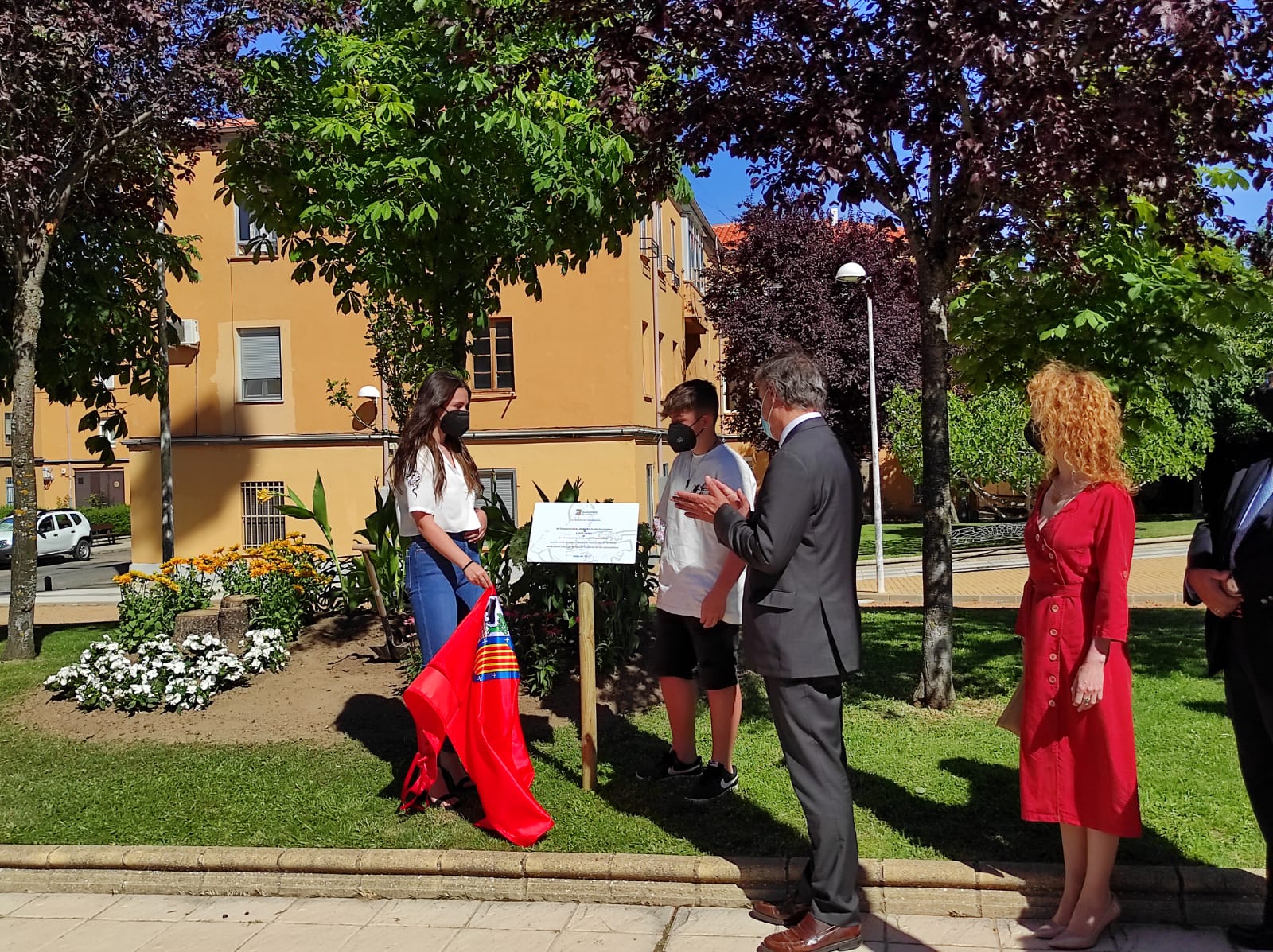 Acto de inauguración de un jardín en Salamanca en honor a Roberto Fraile (1)
