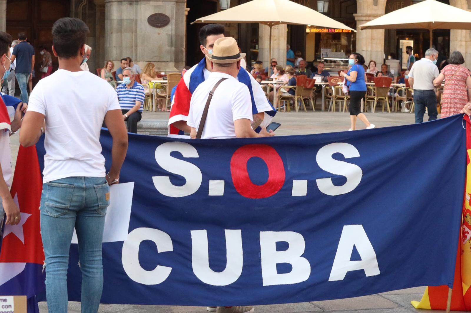Manifestación de apoyo a Cuba 