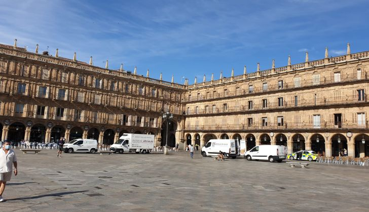 Repartidores en el centro de Salamanca 