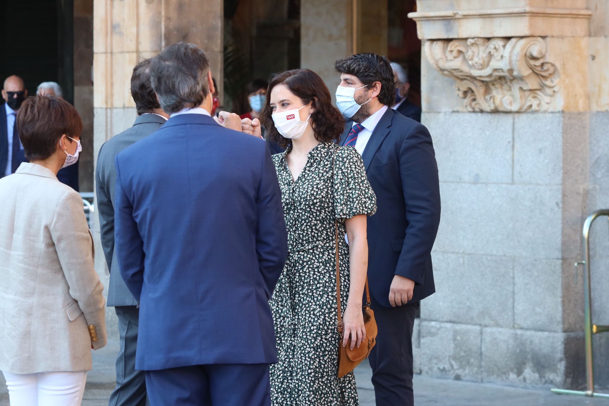 Isabel Díaz Ayuso, a su llegada a la Plaza Mayor de Salamanca.