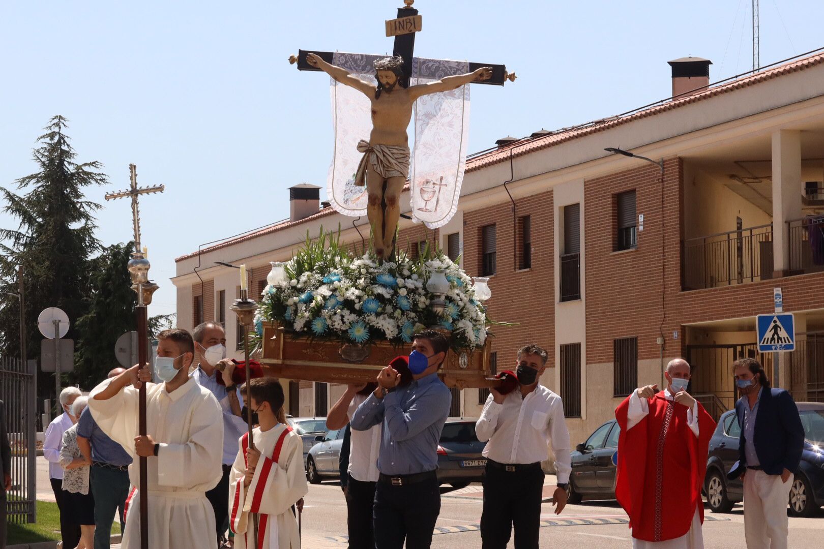 Procesión en Castellanos de Moriscos en honor al Santísimo Cristo de las Batallas
