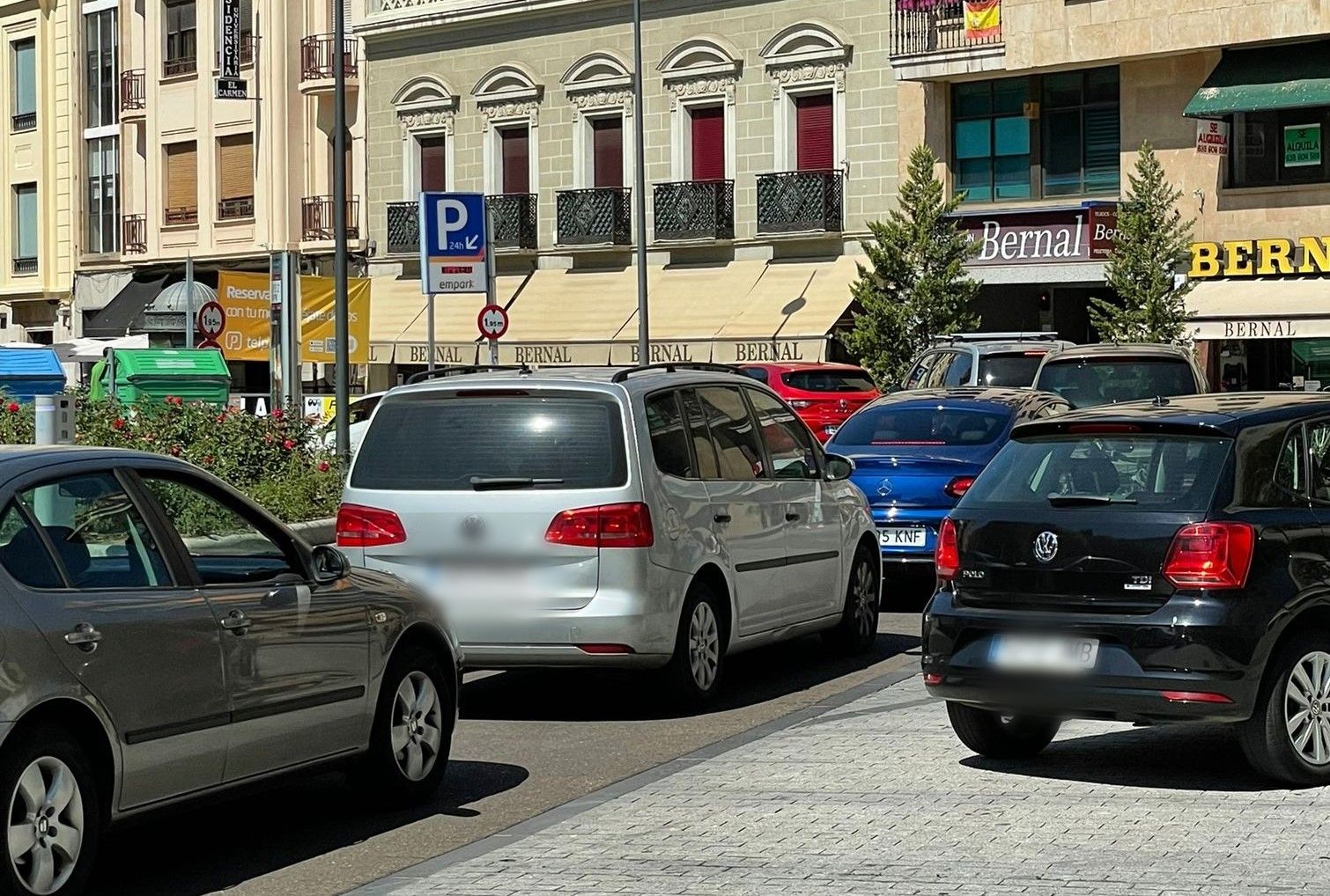Colas parking Santa Eulalia. Fotos: SA24HORAS 