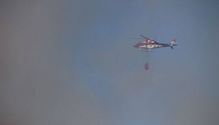 Helicóptero en el incendio de San Felices