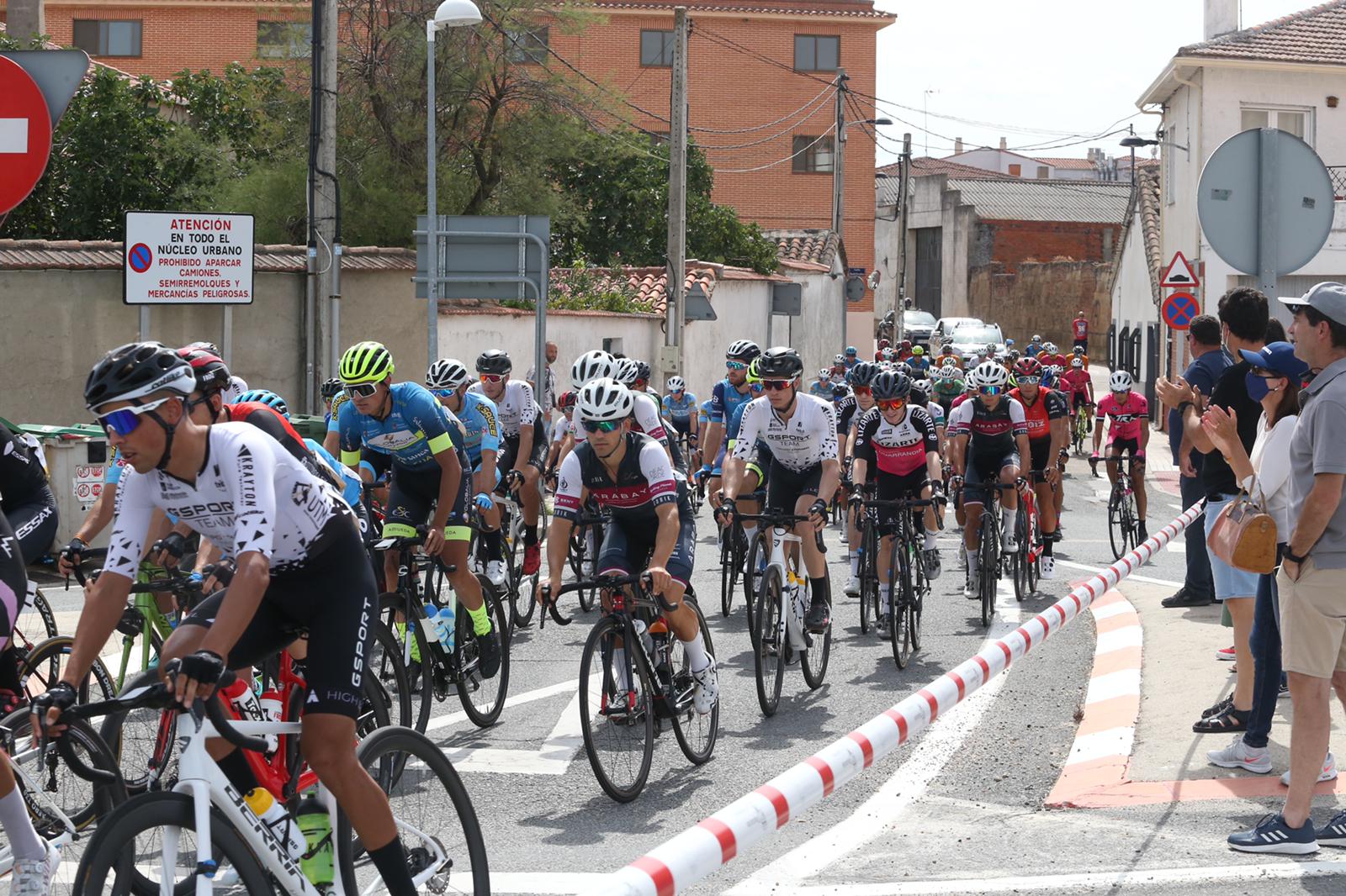 Primera etapa de la 49 Vuelta Ciclista a Salamanca3b8caddf 8a1d 4df5 b945 ce54685f1ac4
