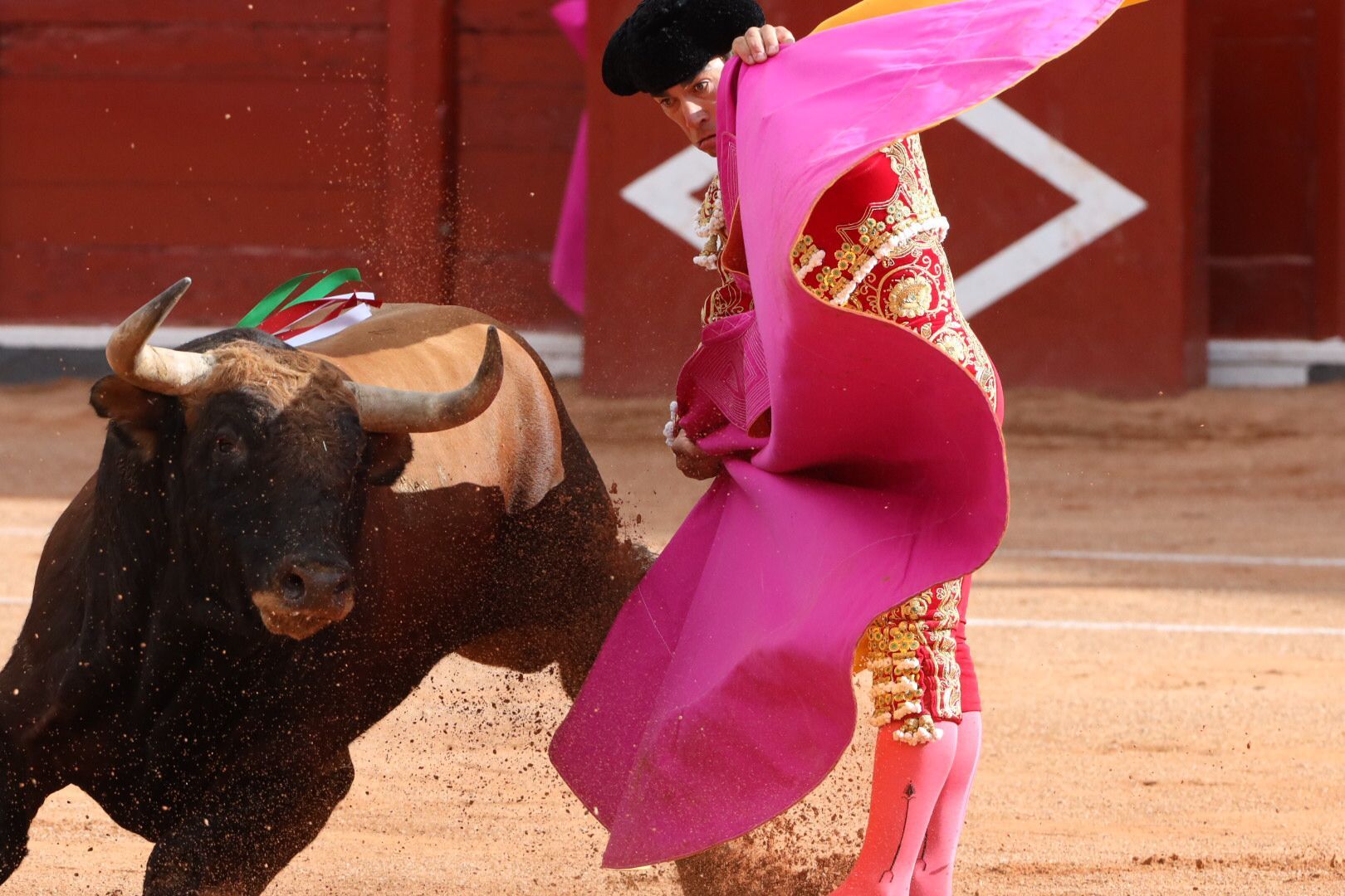 López Chaves (primer toro)   Primera corrida de abono de la Feria Virgen de la Vega 2021 (13)