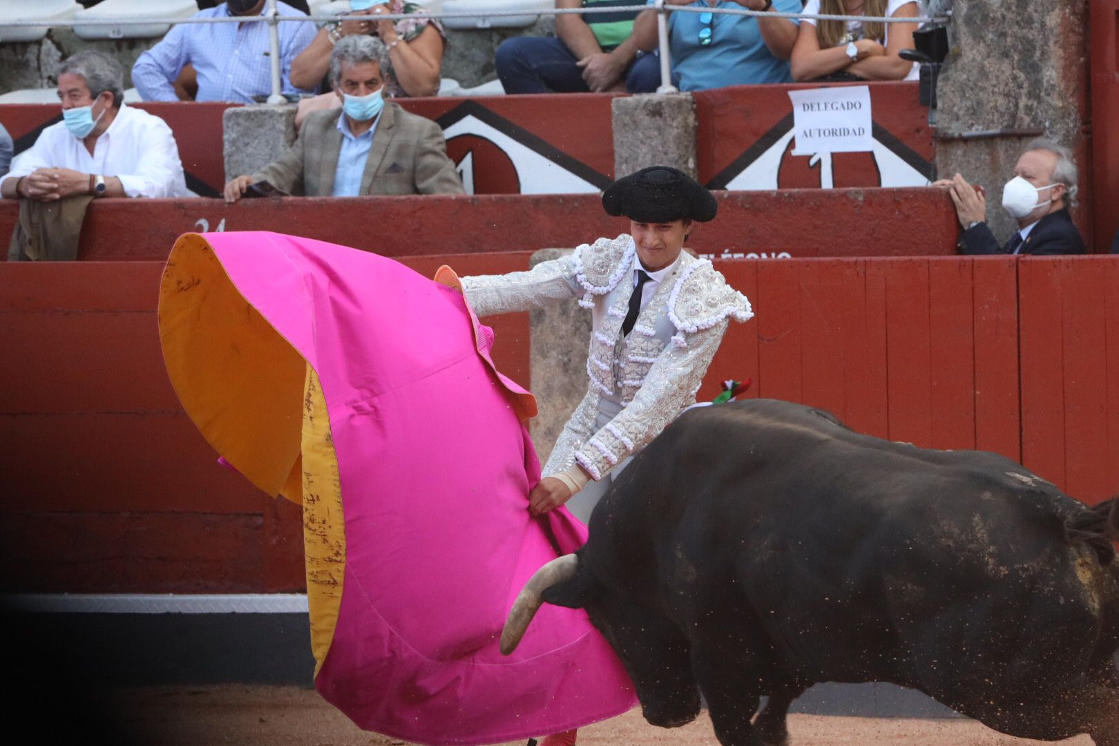 Andrés Roca Rey (primer toro) Primera corrida de abono de la Feria Virgen de la Vega 2021(4)