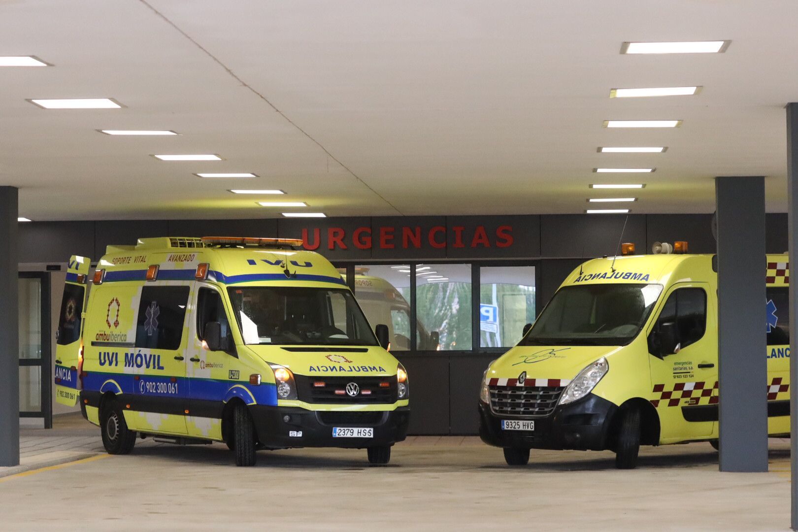Ambulancias en el Nuevo Hospital de Salamanca | Archivo