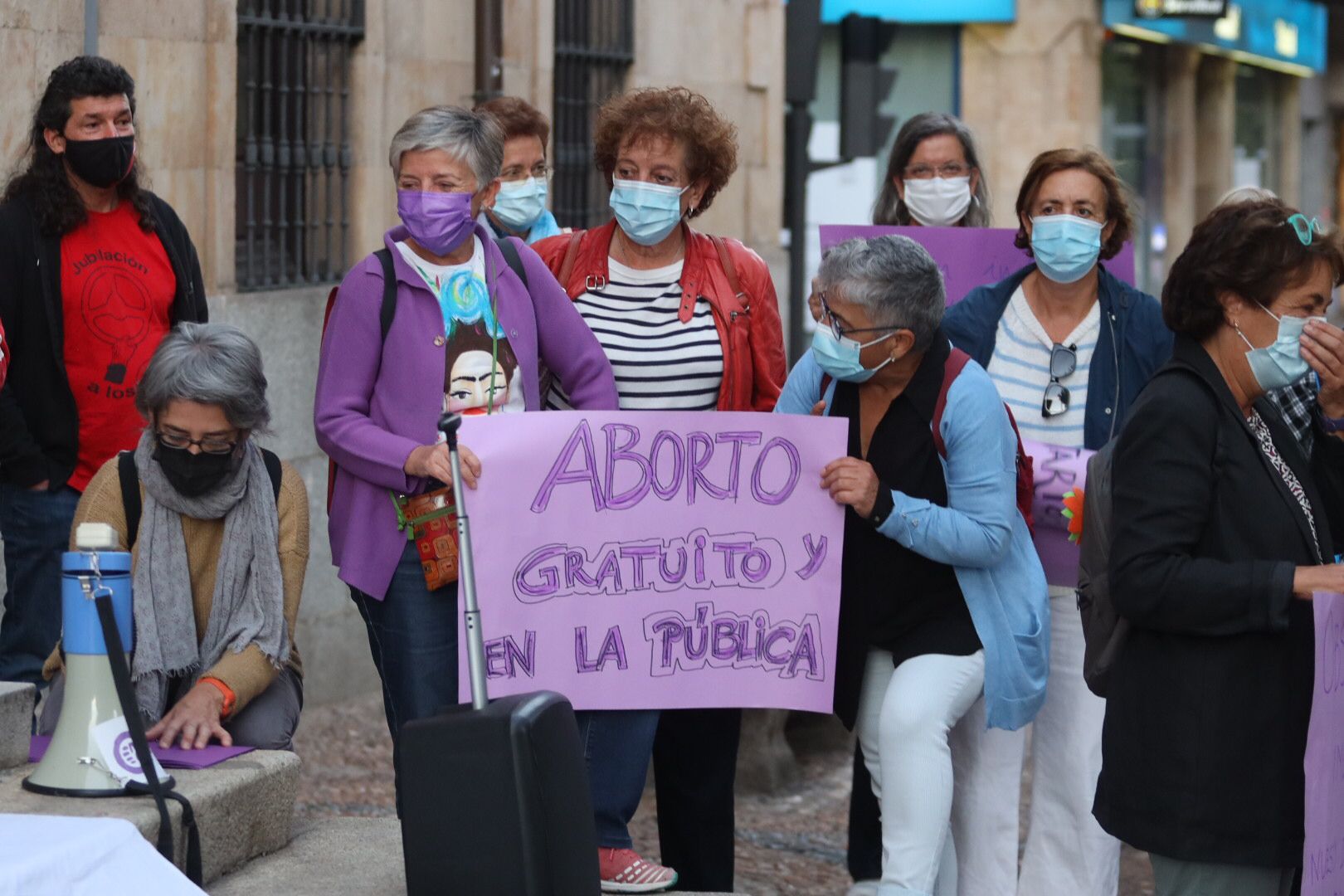 Concentración frente a la Gerencia de Salud en Salamanca para solicitar un aborto seguro en la provincia. (18)