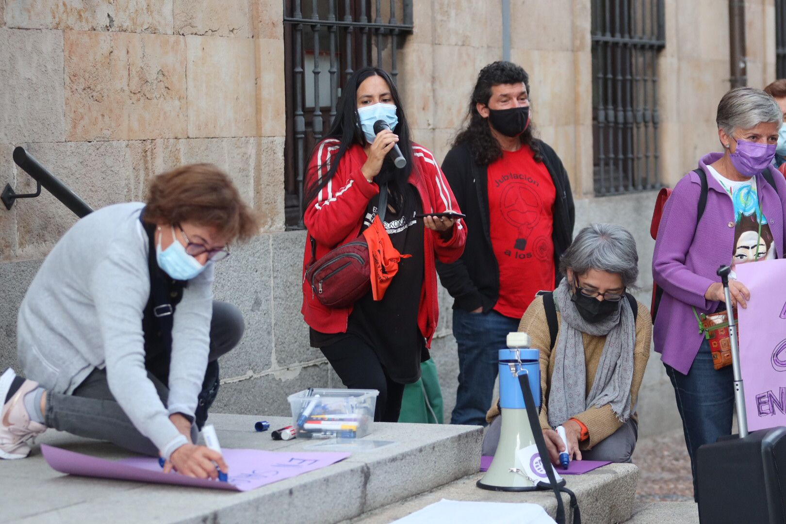 Concentración frente a la Gerencia de Salud en Salamanca para solicitar un aborto seguro en la provincia. (19)