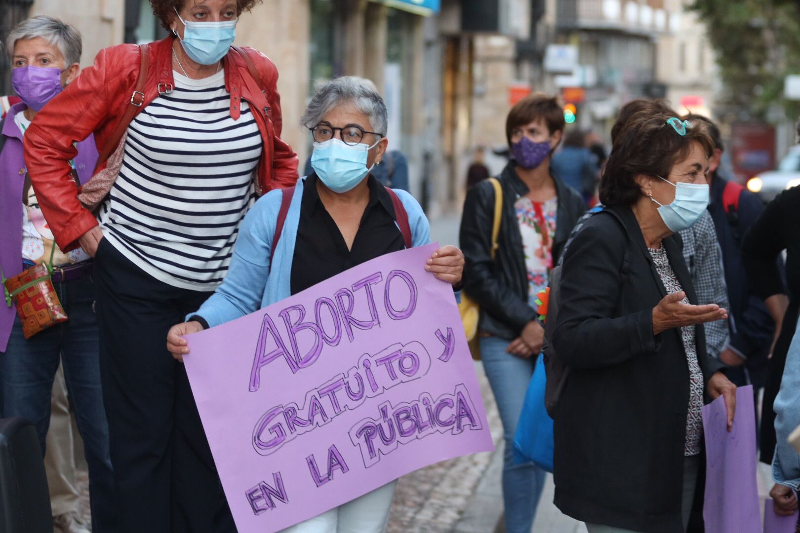 Concentración frente a la Gerencia de Salud en Salamanca para solicitar un aborto seguro en la provincia. (22)