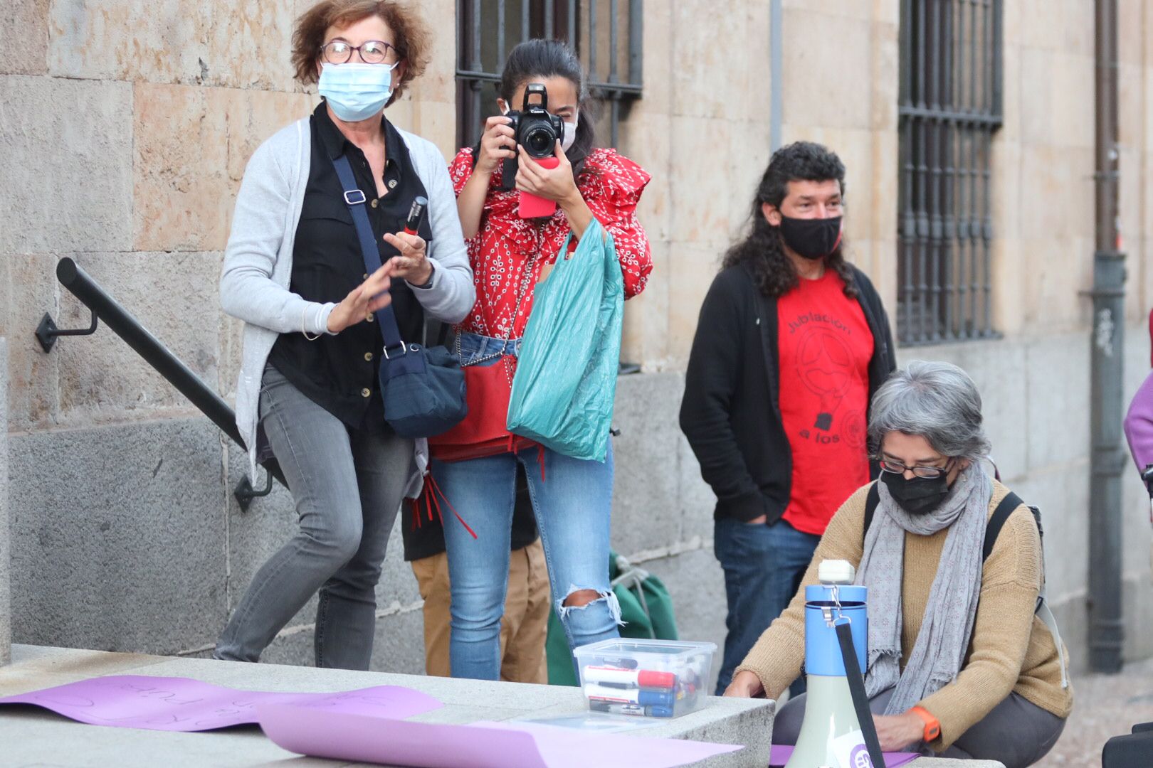 Concentración frente a la Gerencia de Salud en Salamanca para solicitar un aborto seguro en la provincia. (23)