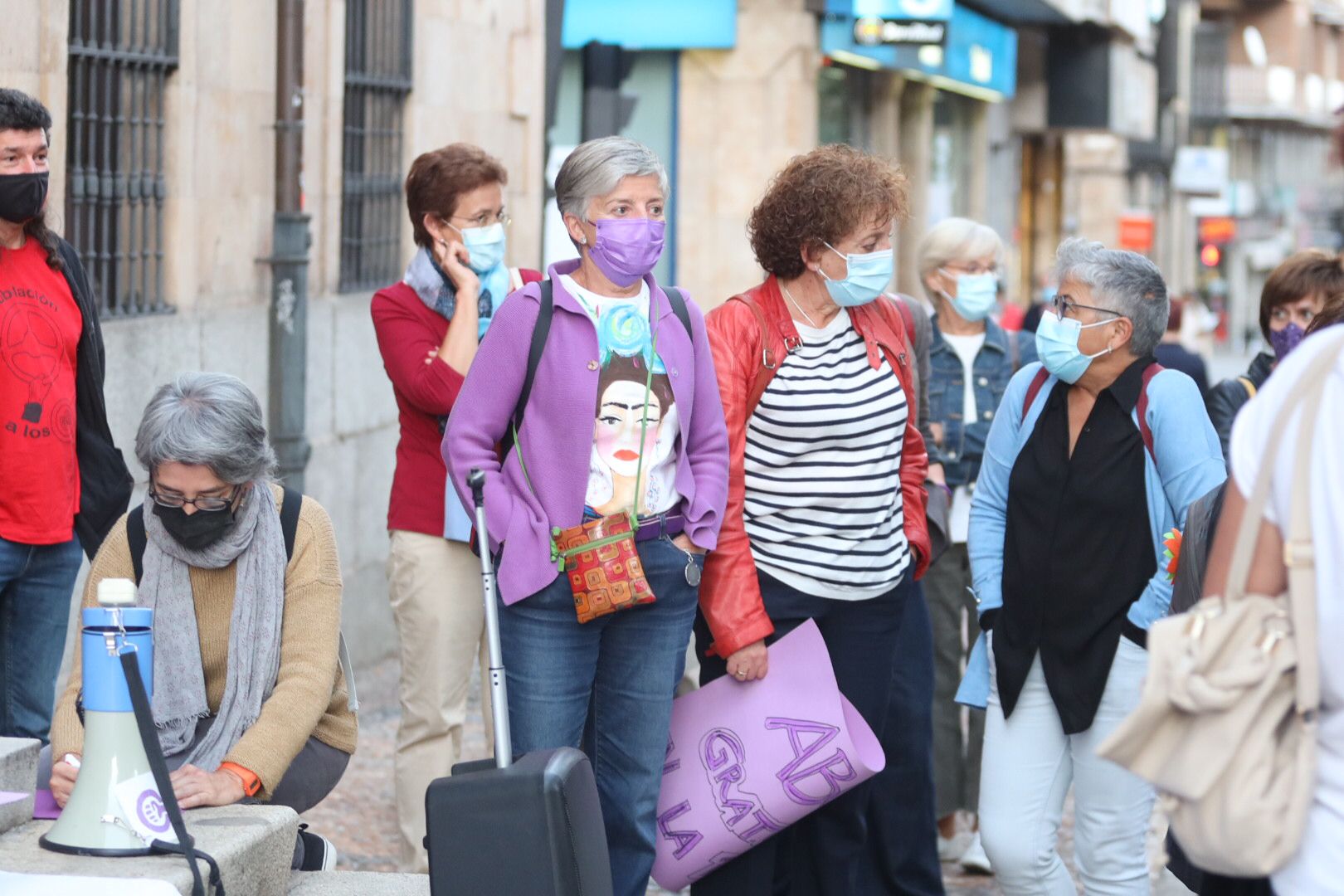Concentración frente a la Gerencia de Salud en Salamanca para solicitar un aborto seguro en la provincia. (25)