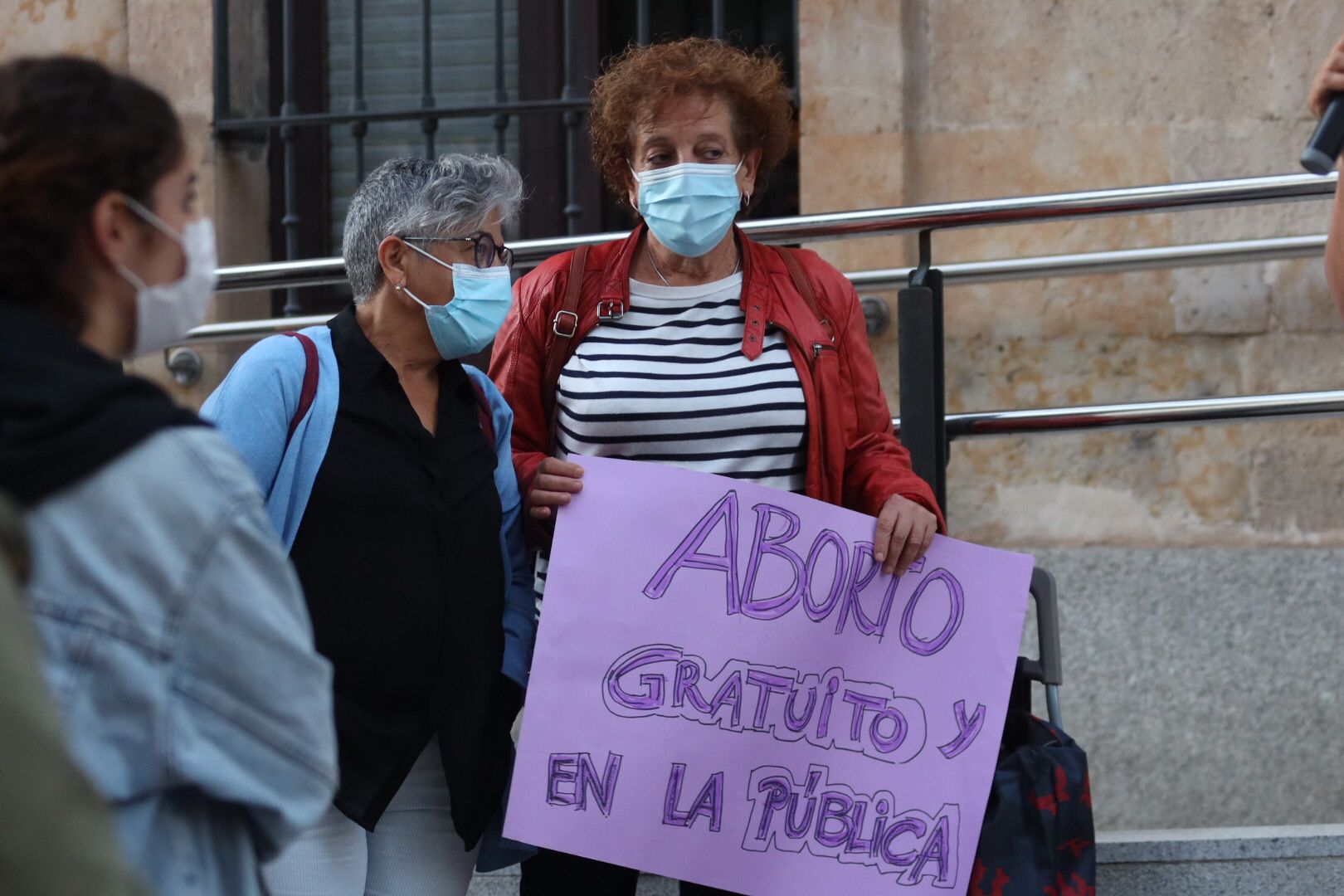 Concentración frente a la Gerencia de Salud en Salamanca para solicitar un aborto seguro en la provincia. (26)