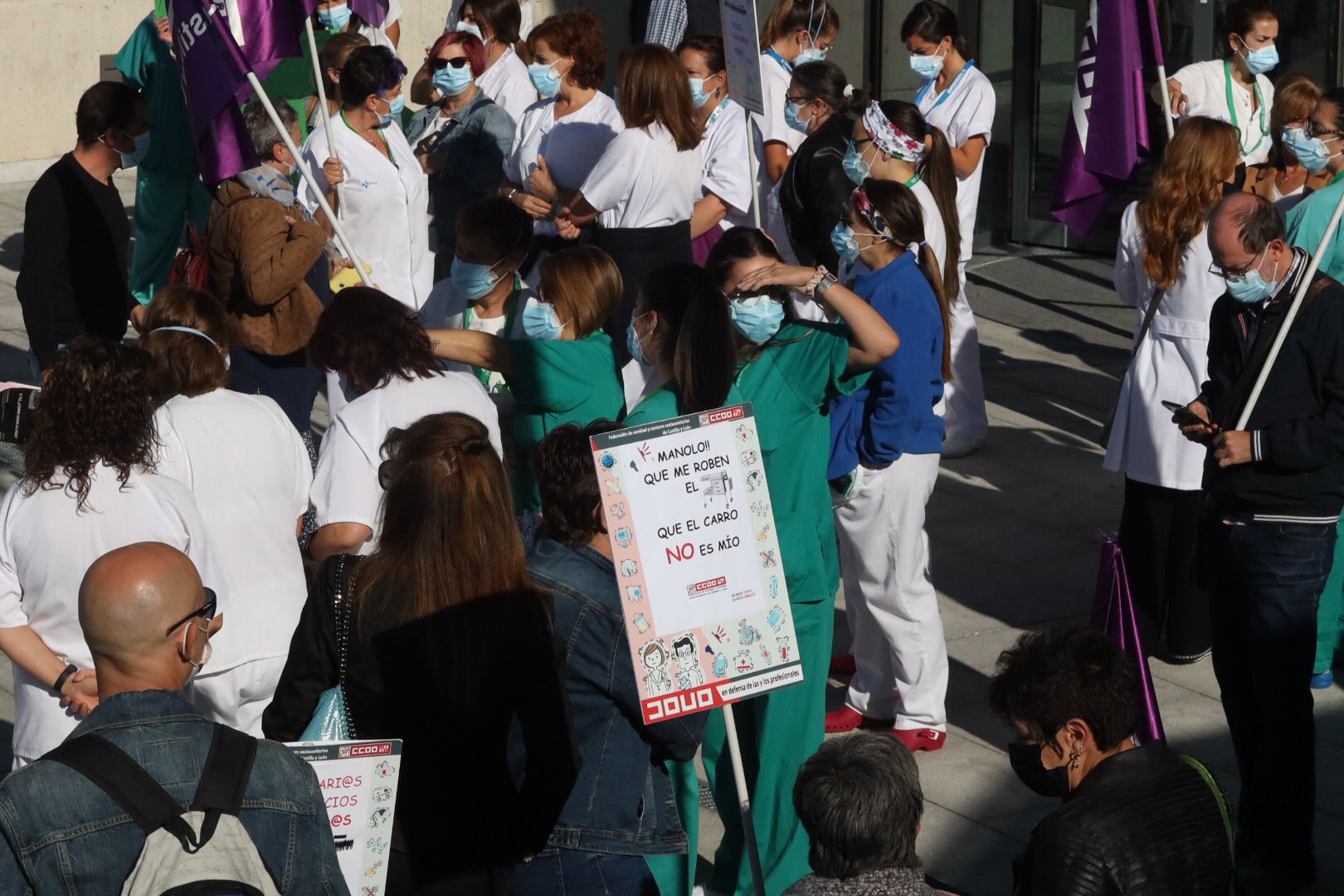 Concentración TCAE fente al nuevo Hospital Universitario de Salamanca. Foto SALAMANCA24HORAS (10)