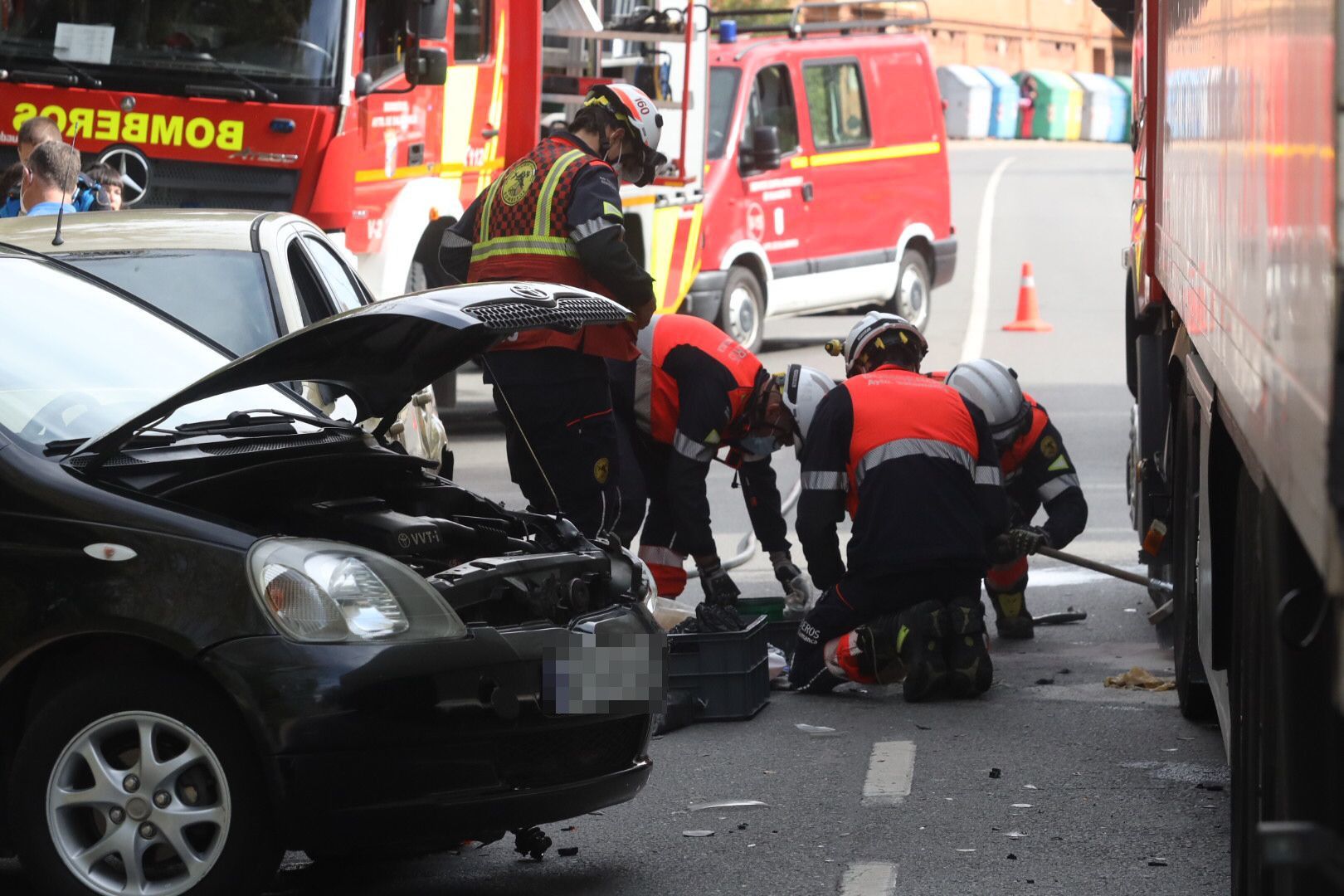 Accidente múltiple en la avenida Lasalle. Foto SALAMANCA24HORAS (3)