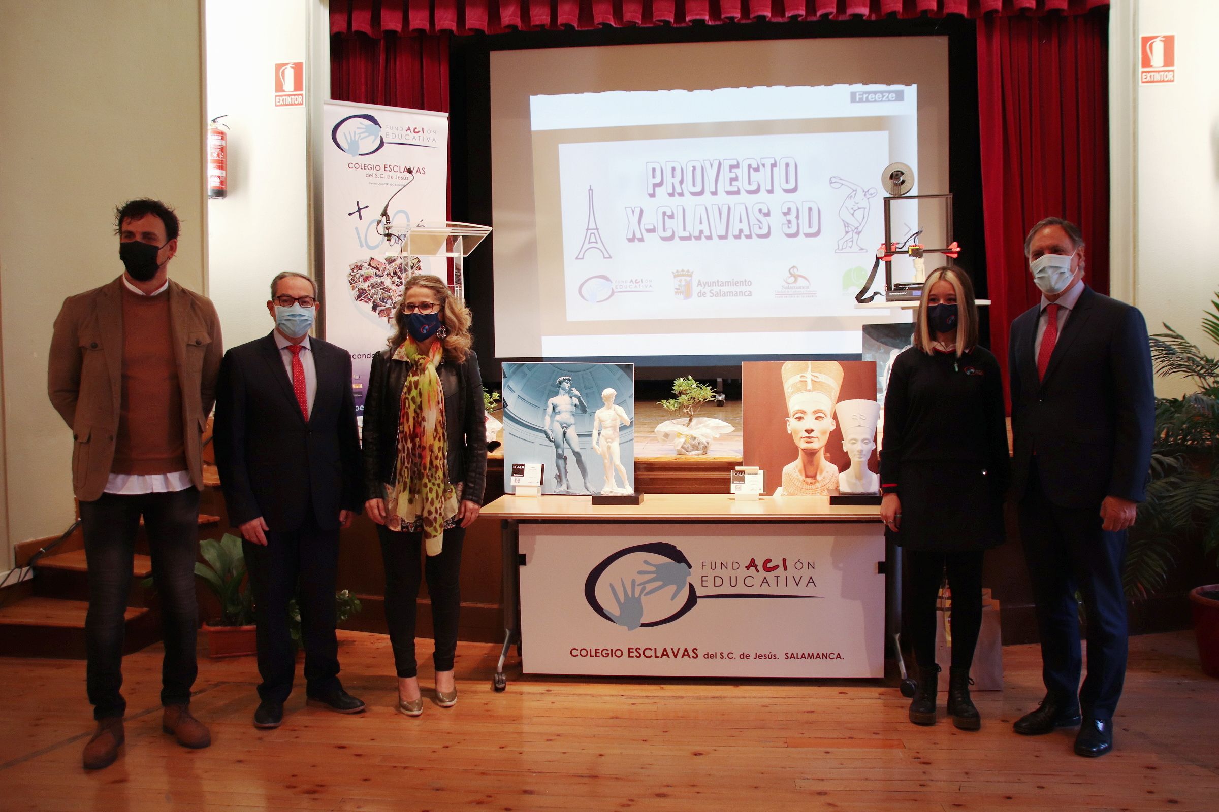 El alcalde de Salamanca, Carlos García Carbayo, participa en la presentación del proyecto ‘X-clavas en 3D’