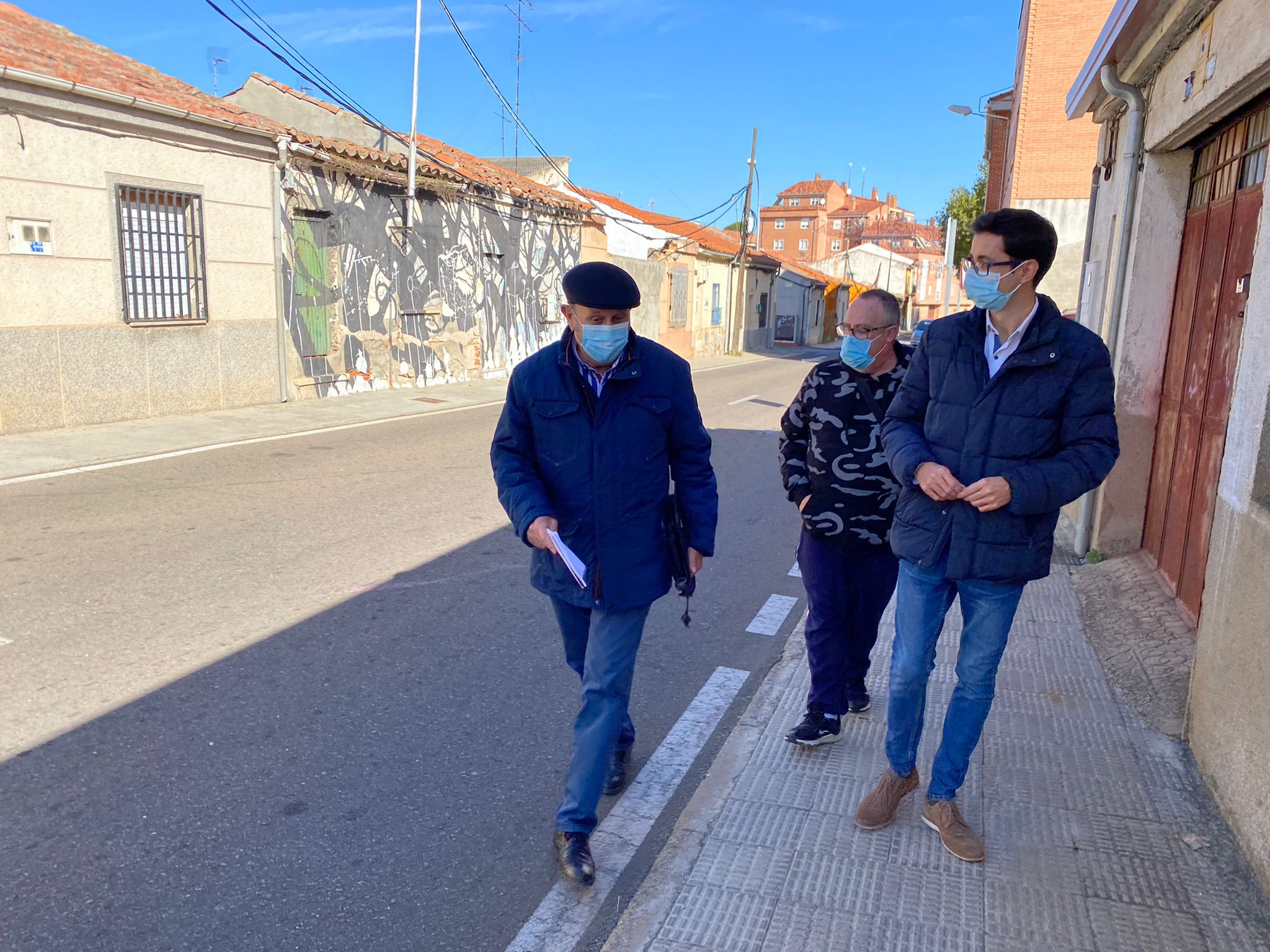 José Luis Mateos, portavoz del PSOE en el Ayuntamiento,visita barrio Chamberí. Foto PSOE Salamanca.