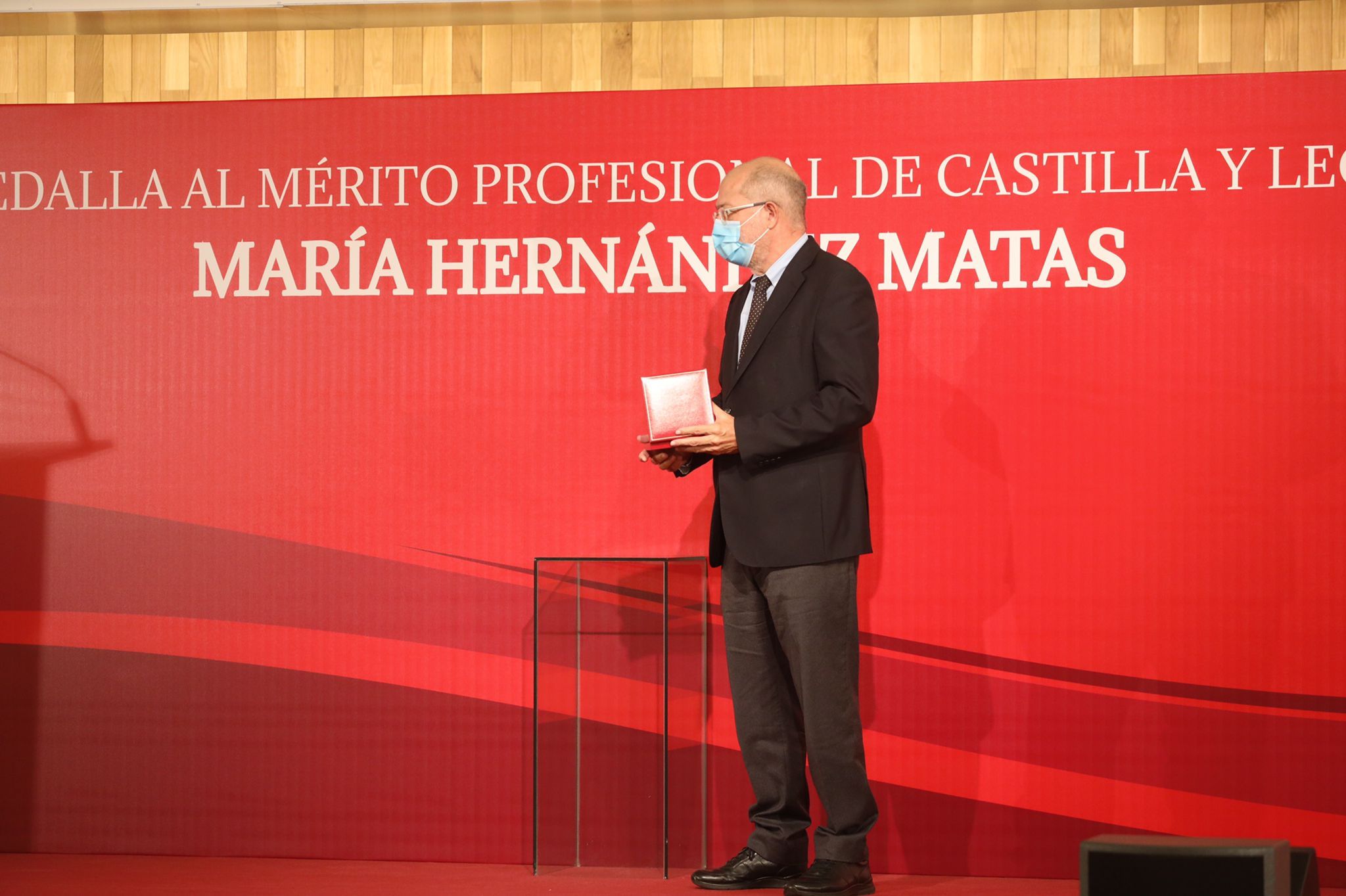 Entrega de la Medalla al Mérito Profesional a la cooperante María Hernández Matas (4)