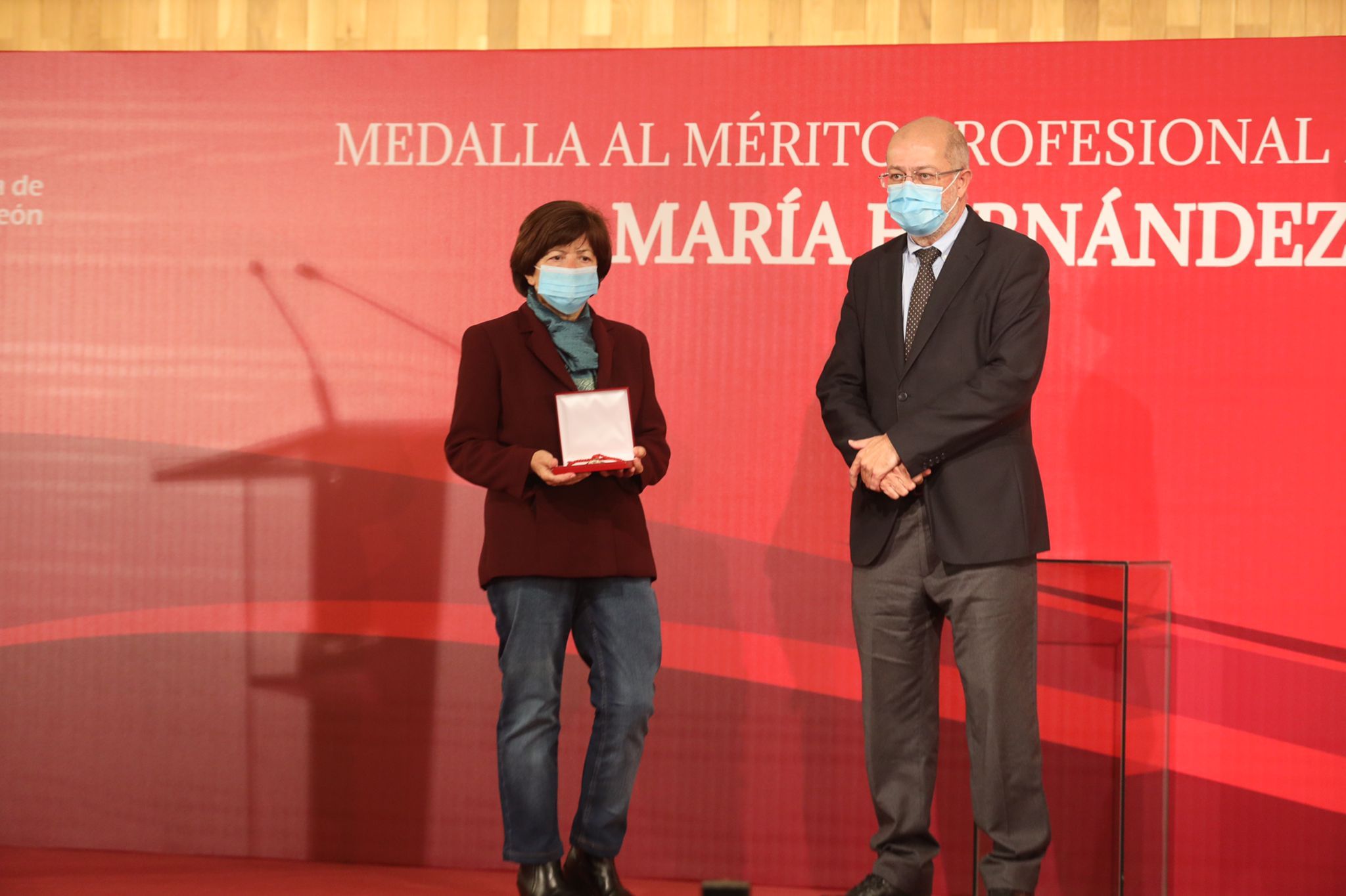 Entrega de la Medalla al Mérito Profesional a la cooperante María Hernández Matas (8)