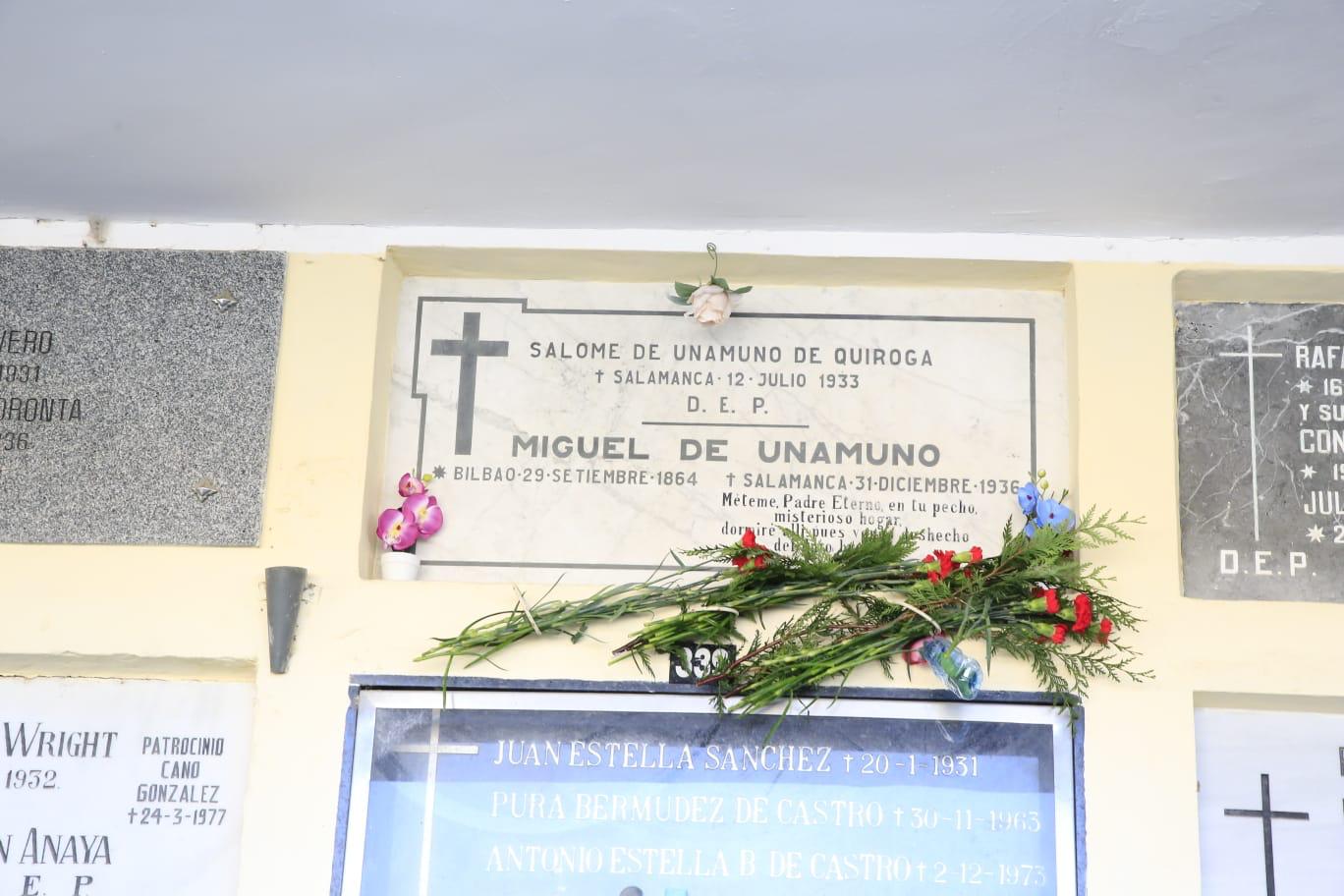 radicional homenaje a D. Miguel de Unamuno. Foto SALAMANCA24HORAS.  (8)