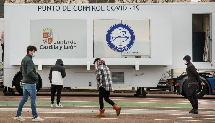 Unidad móvil de test de antígenos para diagnóstico del covid en Ciudad Rodrigo | FOTO: ICAL