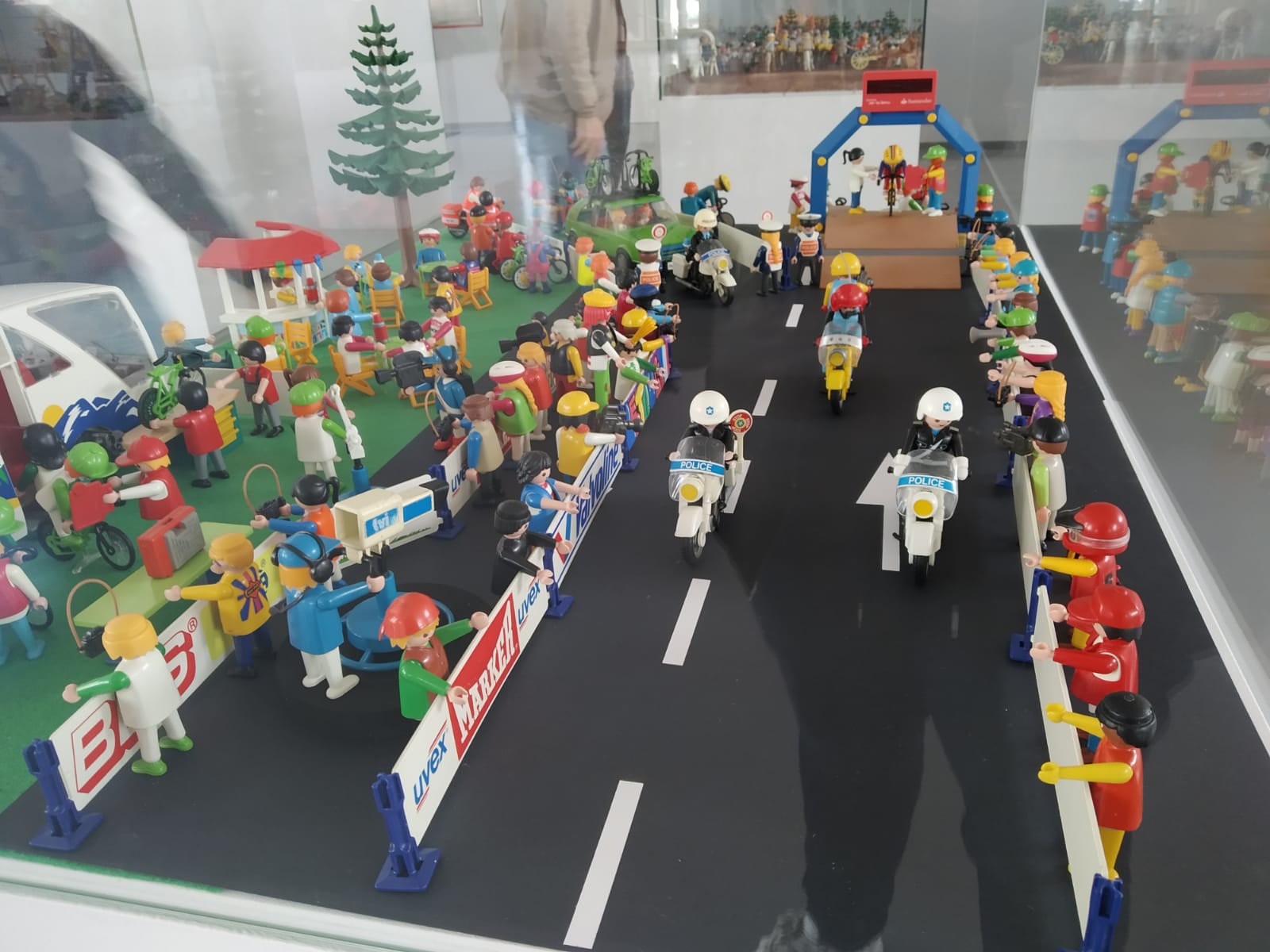 Inauguración centro multiusos villares y feria playmobil 
