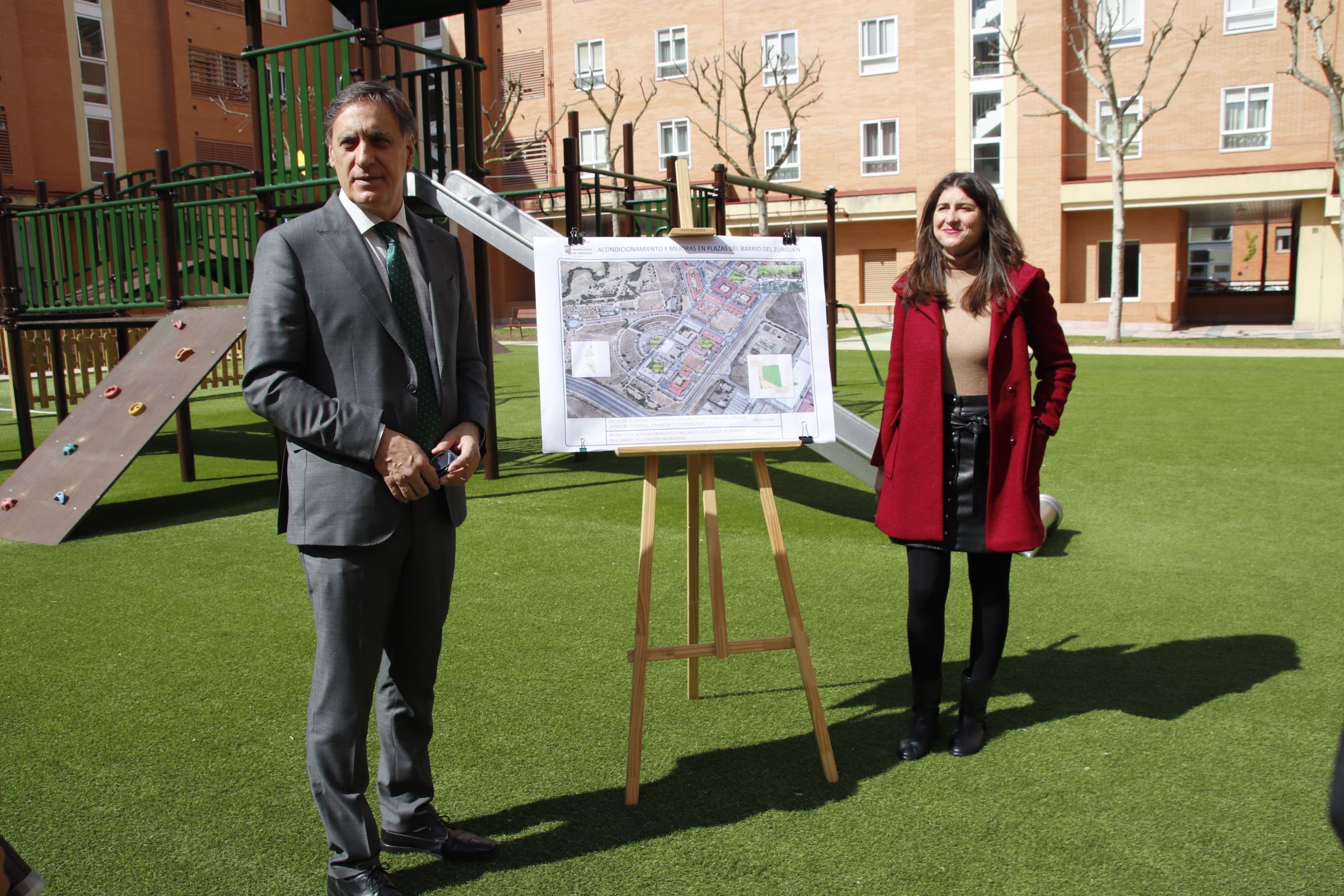 Carlos García Carbayo, presenta nuevos proyectos de renovación de parques y plazas de la ciudad