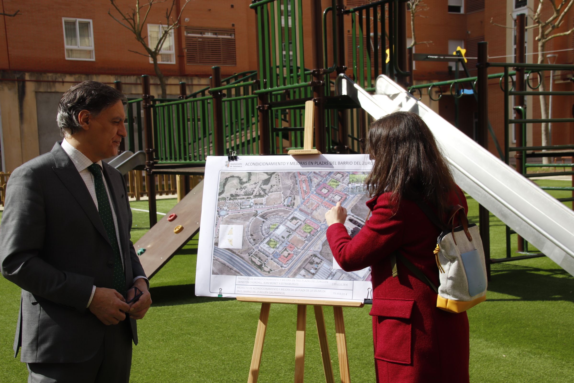 Carlos García Carbayo, presenta nuevos proyectos de renovación de parques y plazas de la ciudad