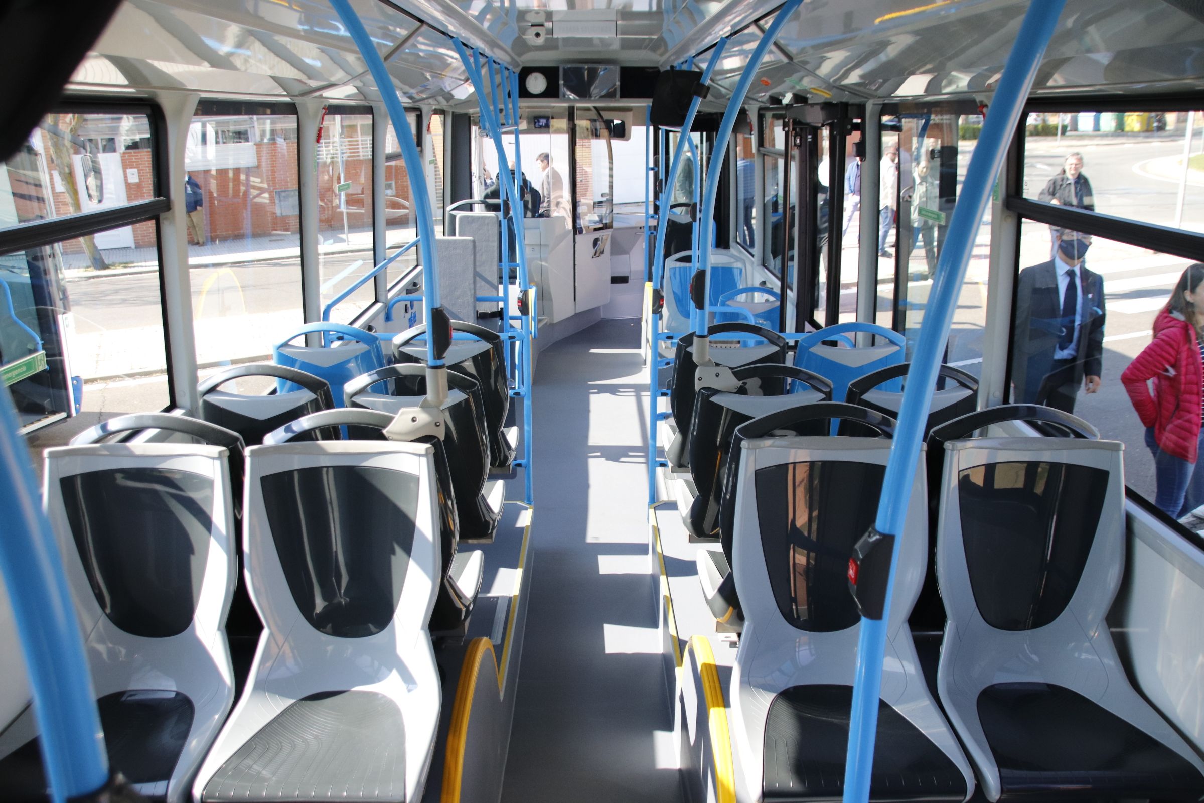 imagen archivo, nuevos autobuses del servicio municipal de transporte urbano