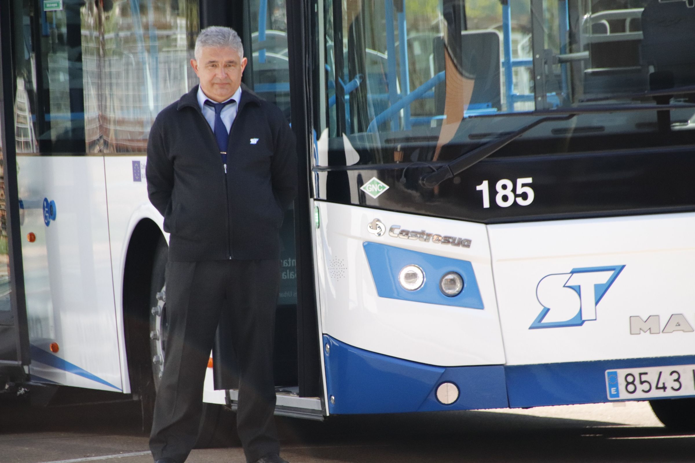 Carlos García Carbayo, presenta los nuevos autobuses del servicio municipal de transporte urbano
