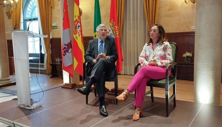 María González Corral, asiste a la clausura de la presentación del estudio Análisis del área de influencia de la plataforma logística intermodal de Salamanca.