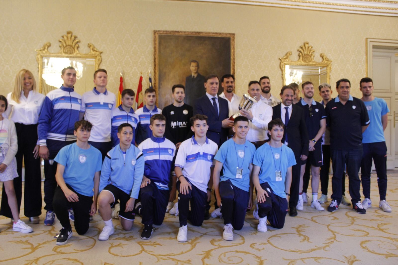 participantes del VI Torneo de Fútbol Sala ‘Ciudad de Salamanca’ y a las delegaciones de los dos equipos del Club Unionistas Fútbol Sala