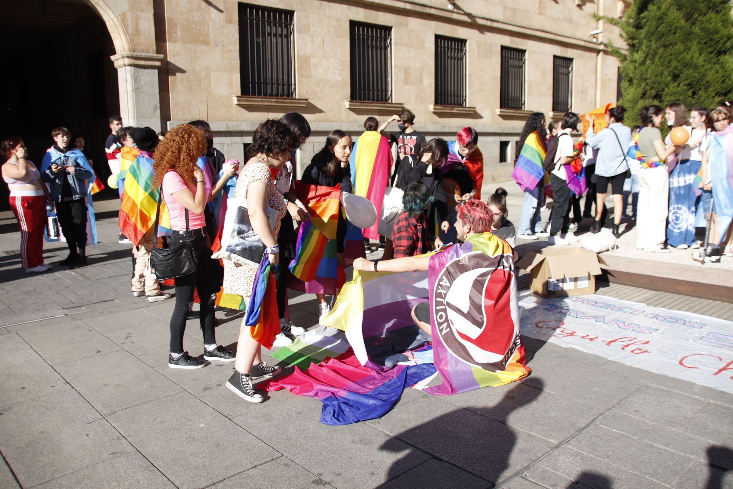 Taller de pancartas y posterior manifestación por el Orgullo Charro 2022