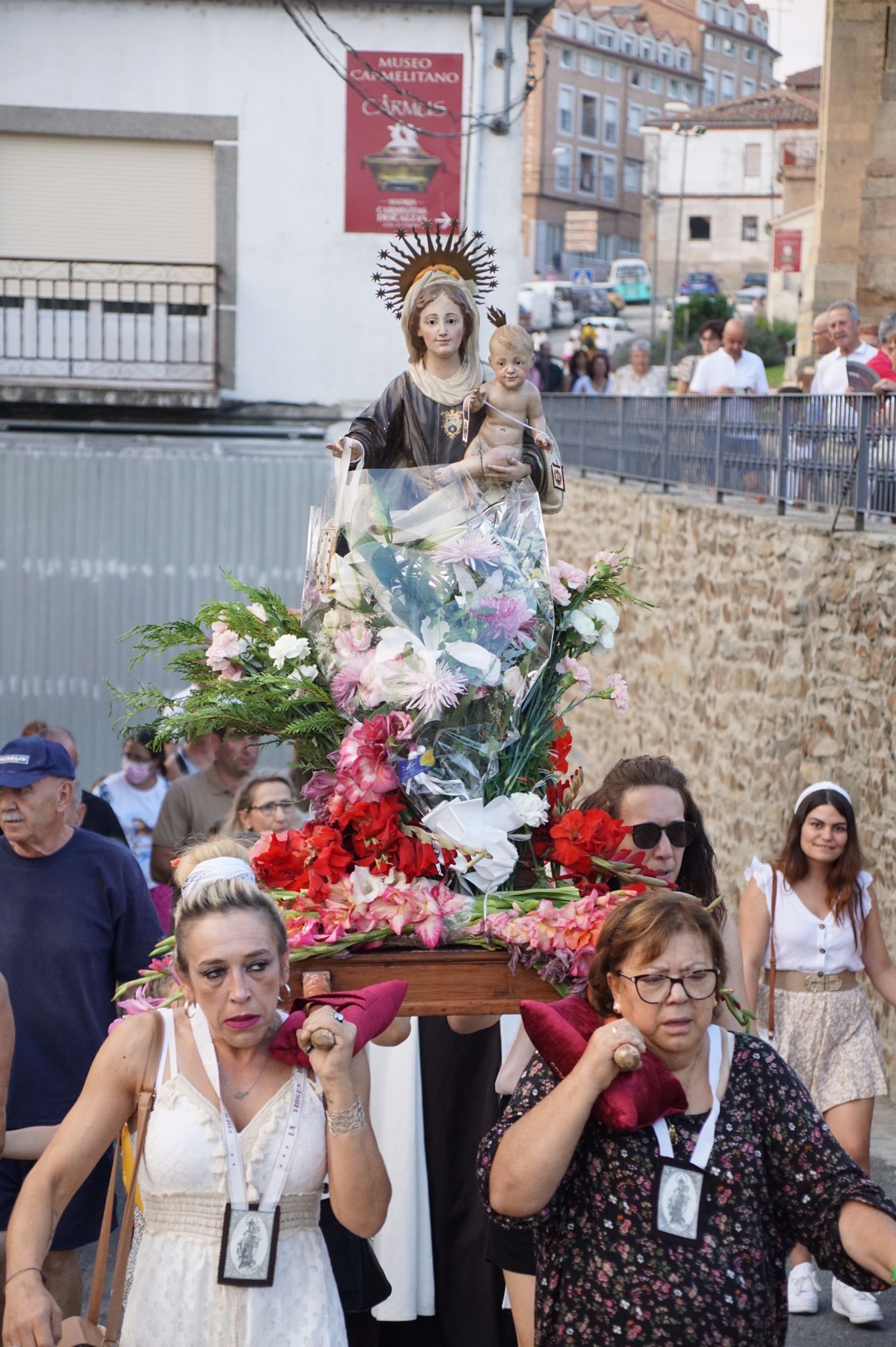 Procesión de la Virgen del Carmen por Alba de Tormes