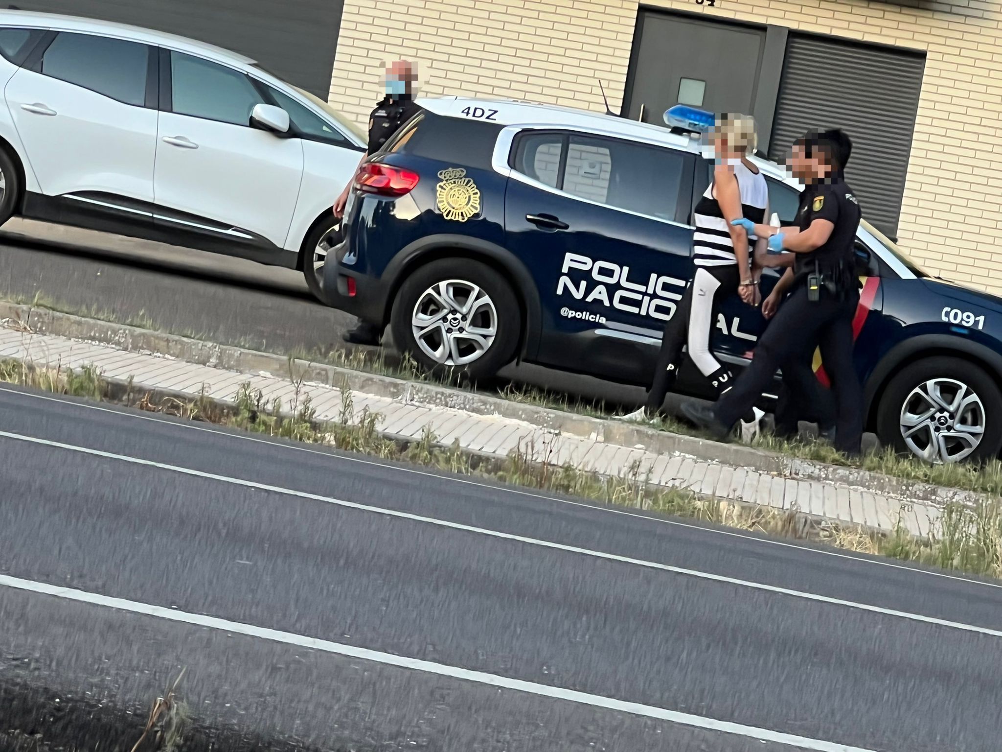 Detenida una mujer tras apuñalar a otra en la avenida Raimundo de Borgoña