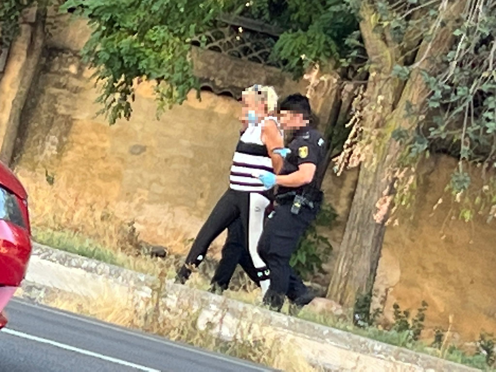 Detenida una mujer tras apuñalar a otra en la avenida Raimundo de Borgoña
