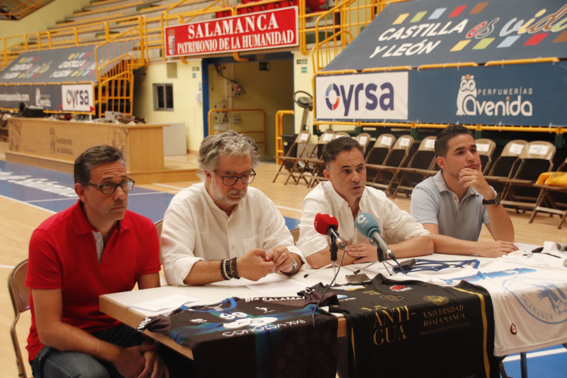 Presentación del convenio Juntos por Salamanca entre Unionistas, CB Tormes, BM Salamanca y Salamanca FS