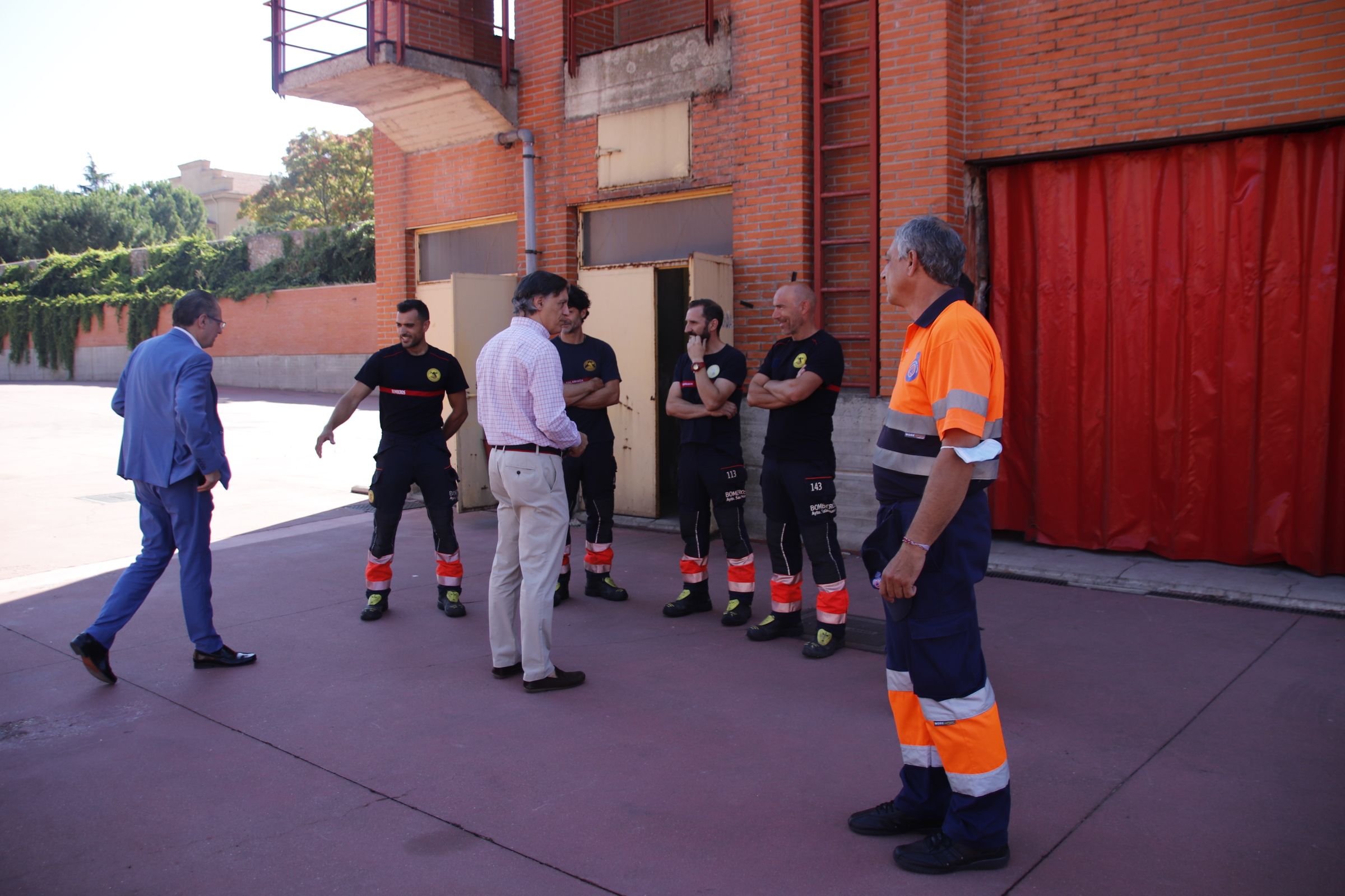 Carlos García Carbayo, presenta el nuevo vehículo del Servicio de Prevención, Extinción de Incendios y Salvamento