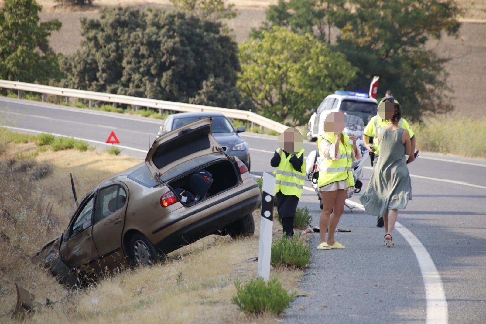 Accidente camino a Mozárbez: una mujer se sale de la vía 