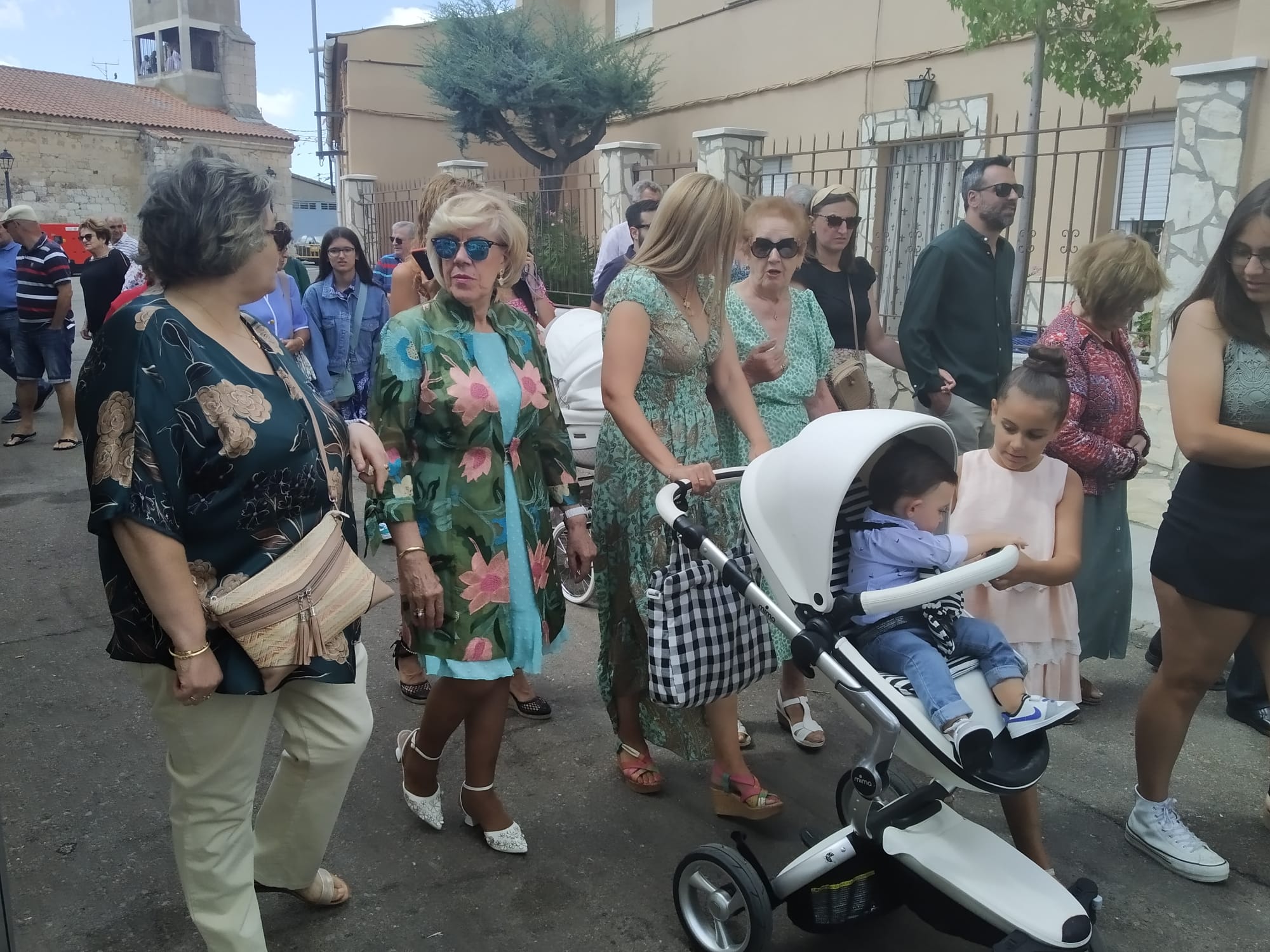 Procesión por las fiestas patronales en Valdelosa (6)