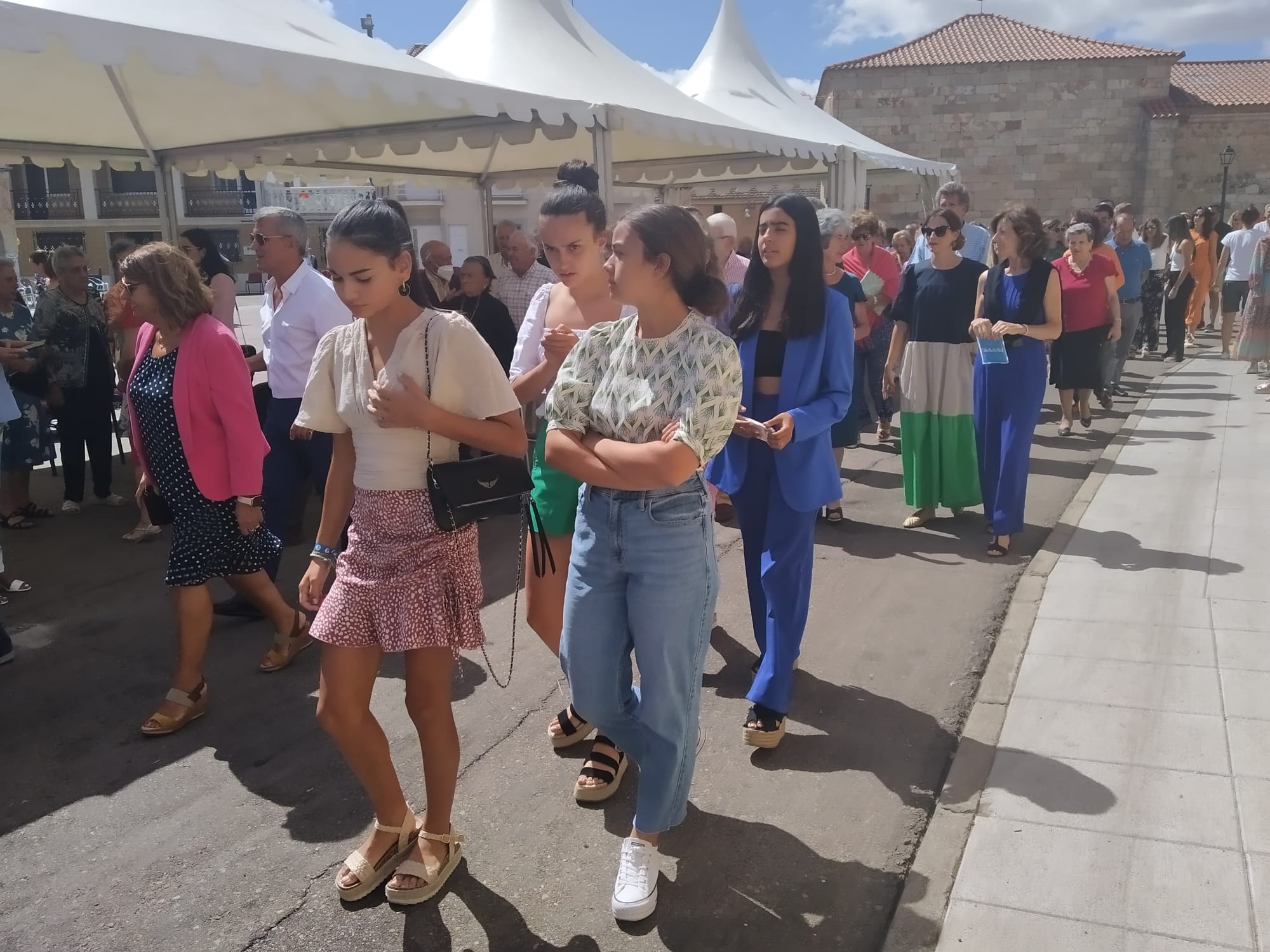 Procesión por las fiestas patronales en Valdelosa (10)