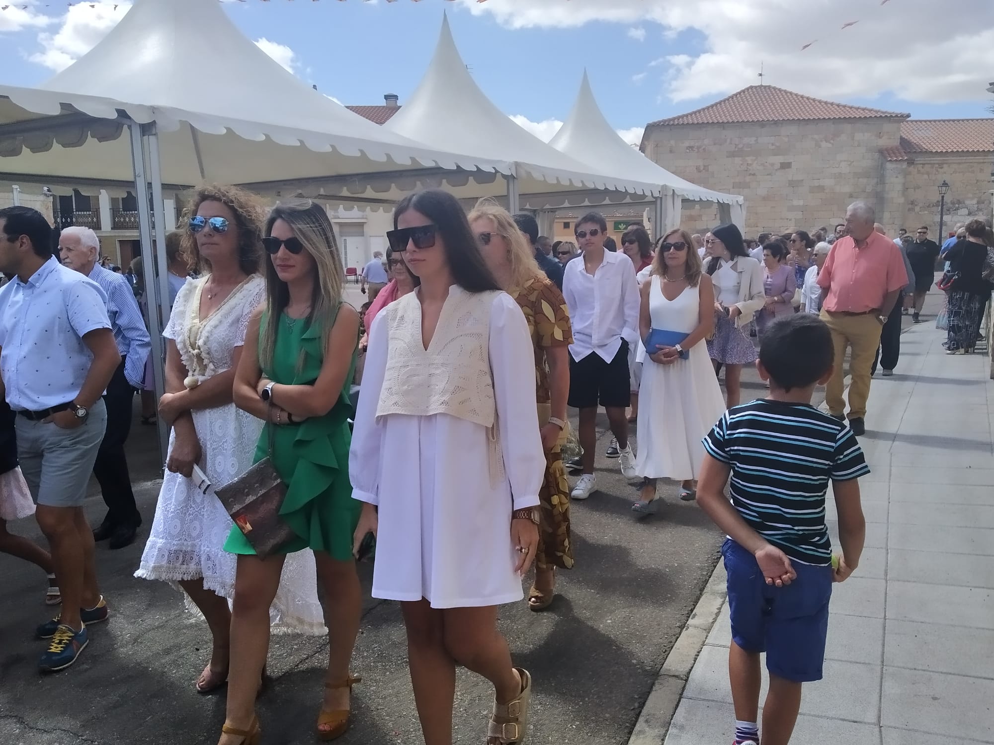Procesión por las fiestas patronales en Valdelosa (17)