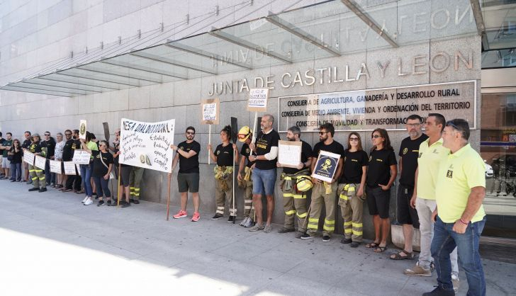  Manifestación Bomberos Forestales en Valladolid