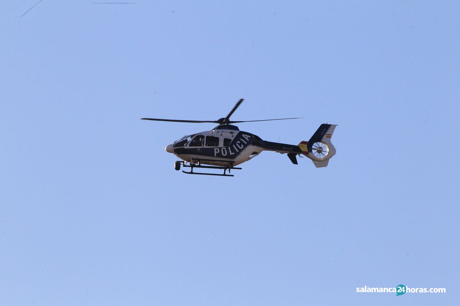  Búsqueda del joven desaparecido por helicóptero (12) 